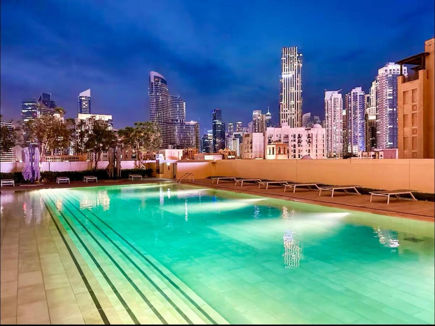 Apartment Arthouse Burj Royale - 2br With Burj Khalifa Views, Swimming Pool & Gym *
