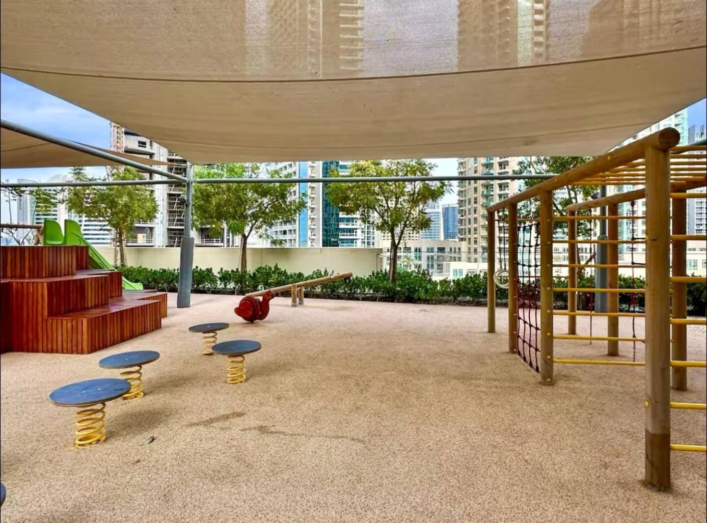 Arthouse Burj Royale - 2br With Burj Khalifa Views, Swimming Pool & Gym Apartment Dubai