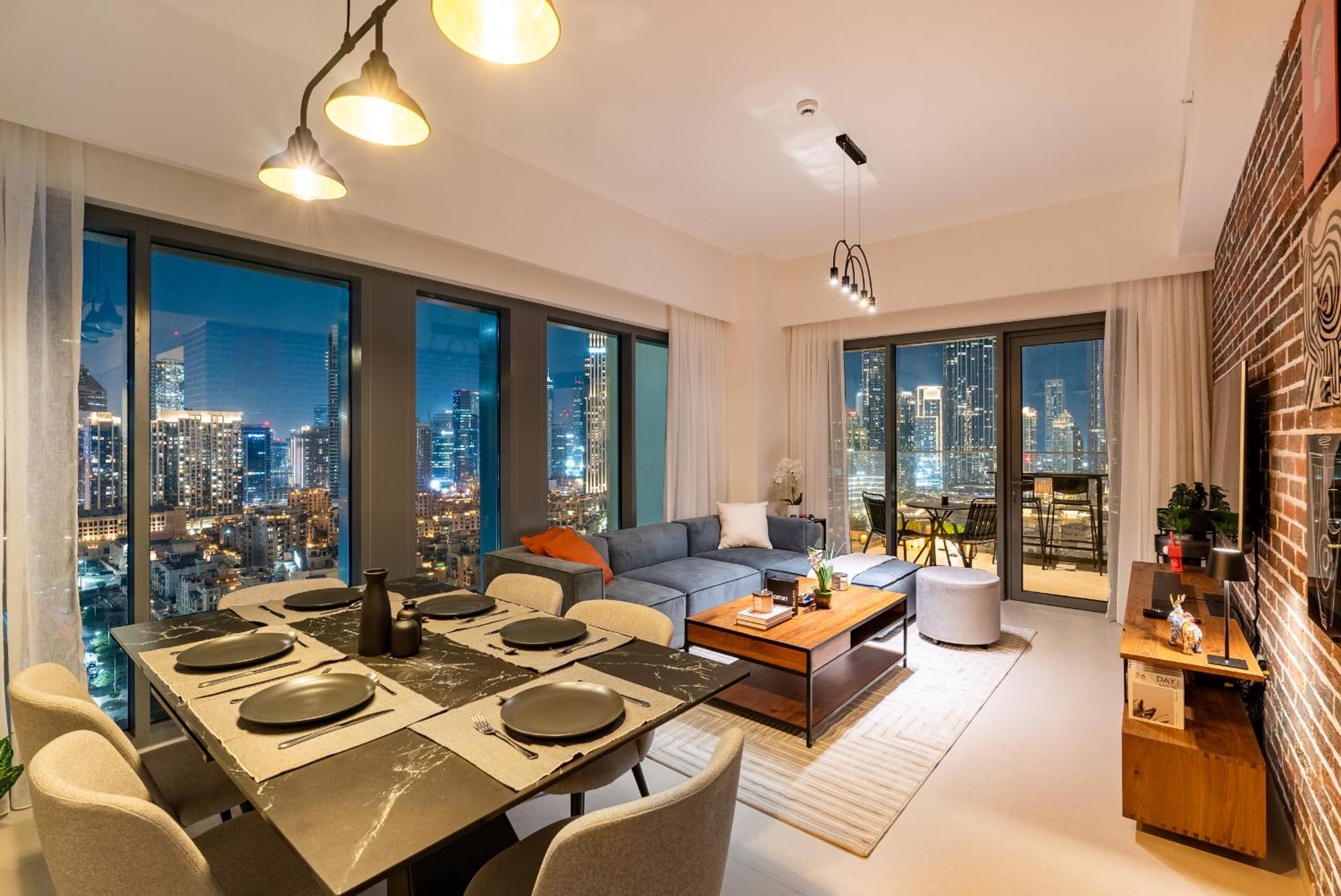 Apartment Arthouse Burj Royale - 2br With Burj Khalifa Views, Swimming Pool & Gym *
