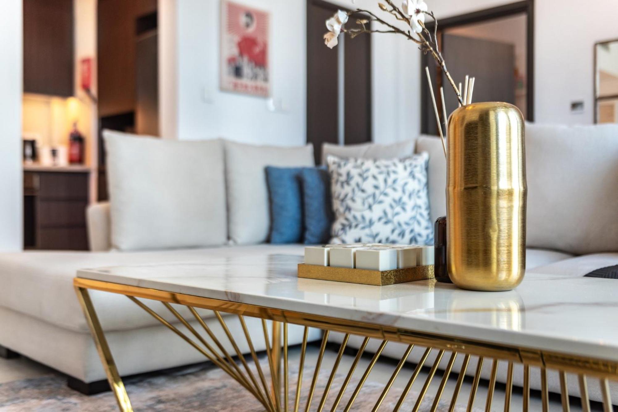 Apartment Classy Downtown Bliss With Mall Access Dubai