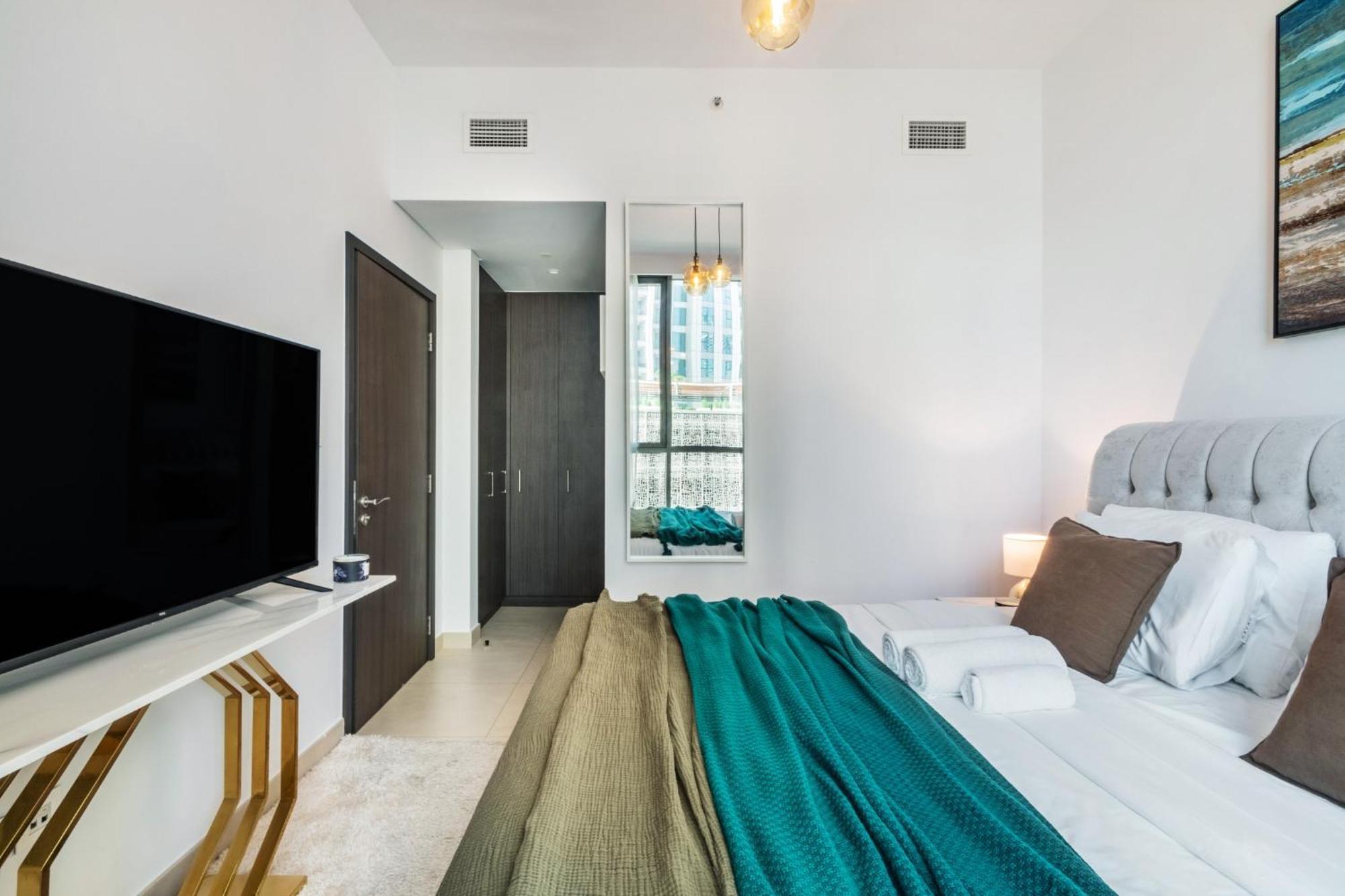 Classy Downtown Bliss With Mall Access * Dubai