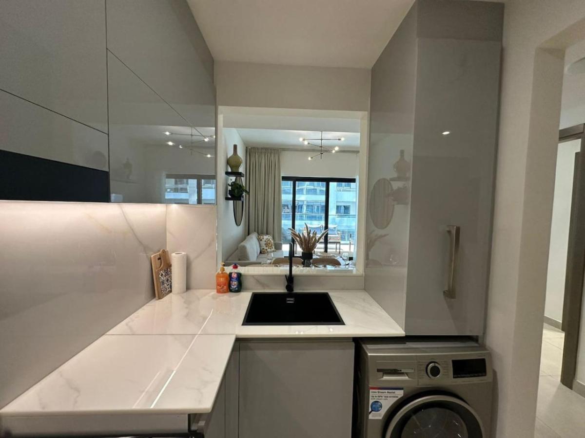 Spacious 1br In Binghatti Creek *