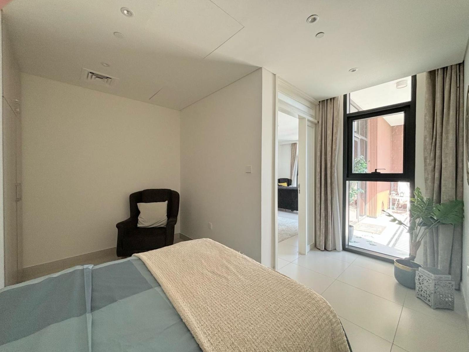 Charming 3 Bedrooms In Hills Apartment *
