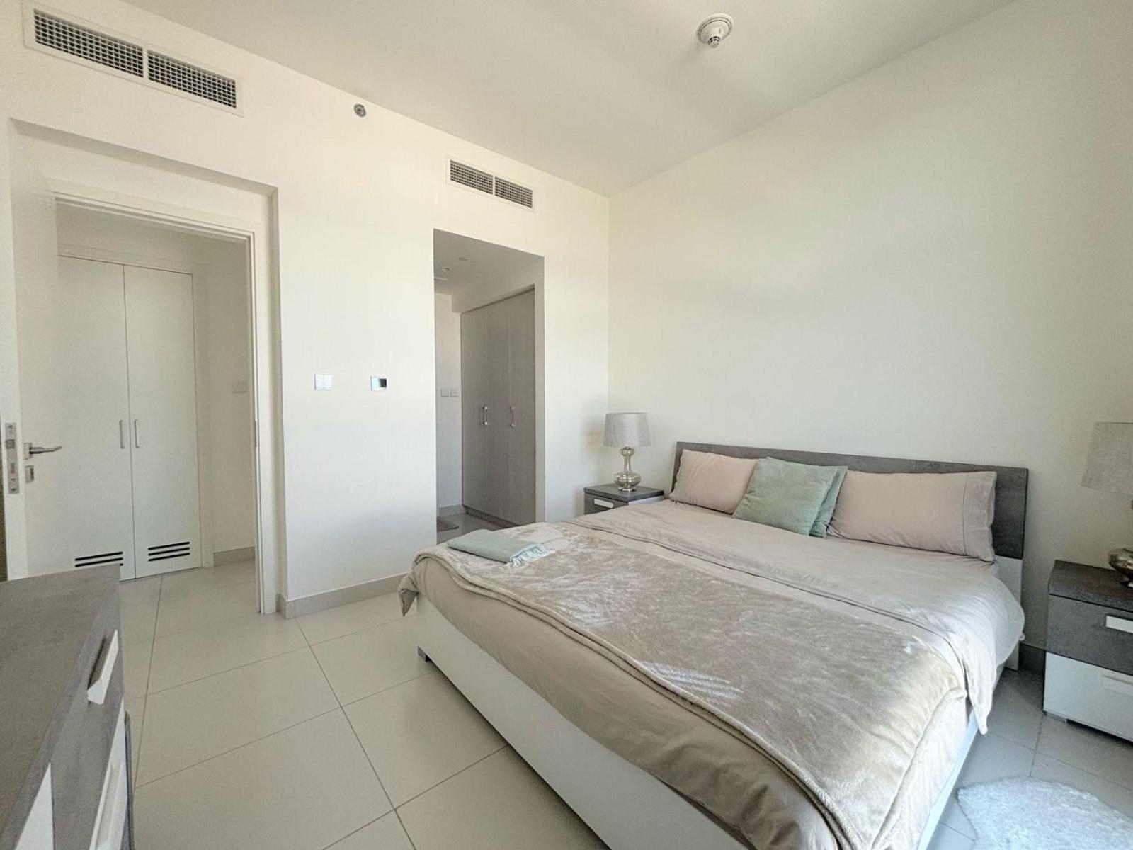Charming 3 Bedrooms In Hills Dubai