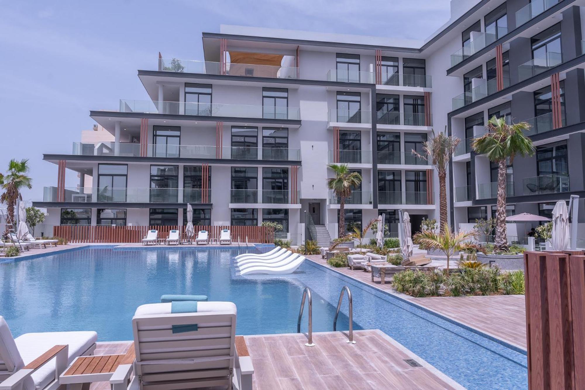 New Listing - Amenities In Jvc