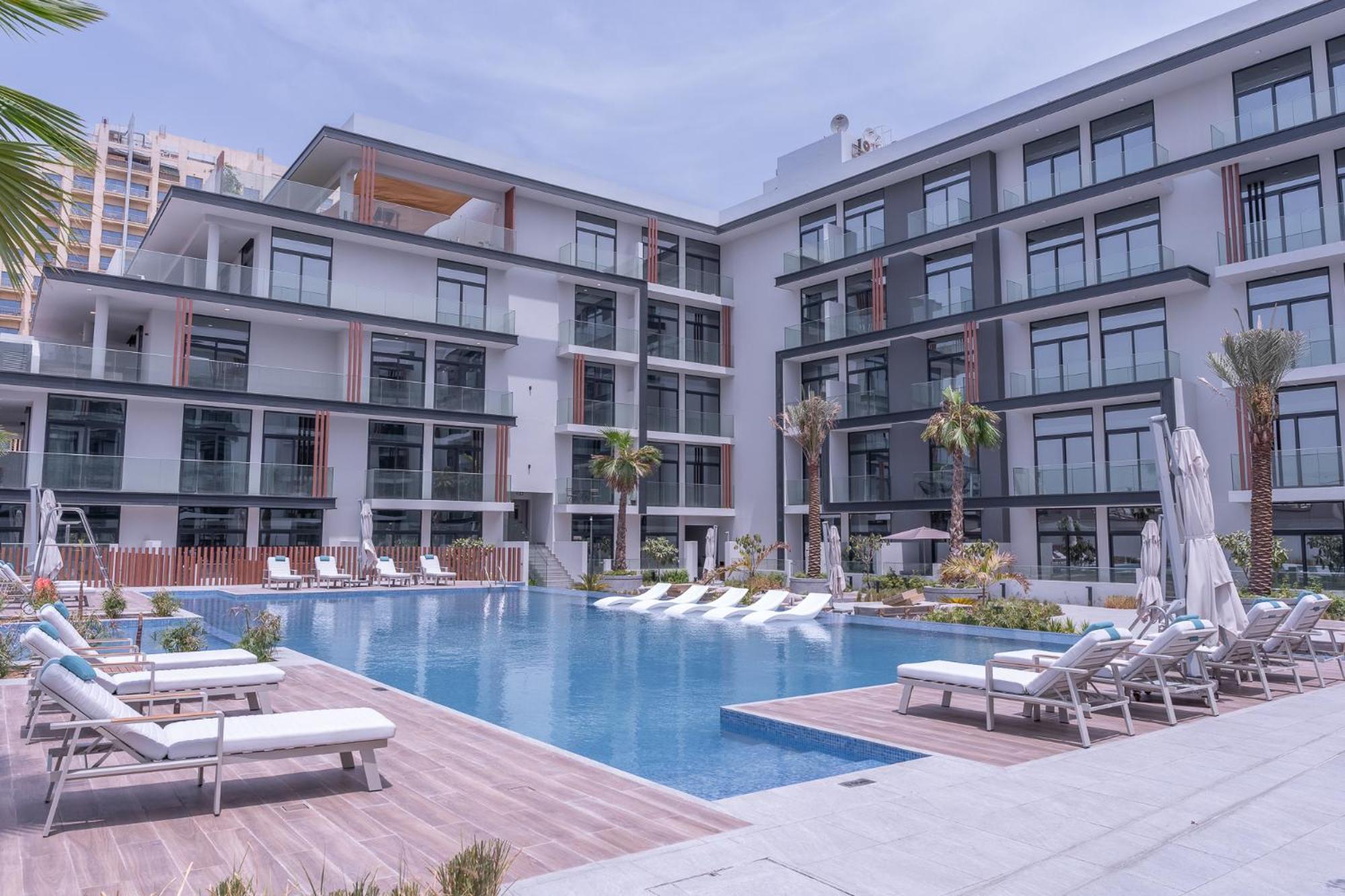 New Listing - Amenities In Jvc Apartment *