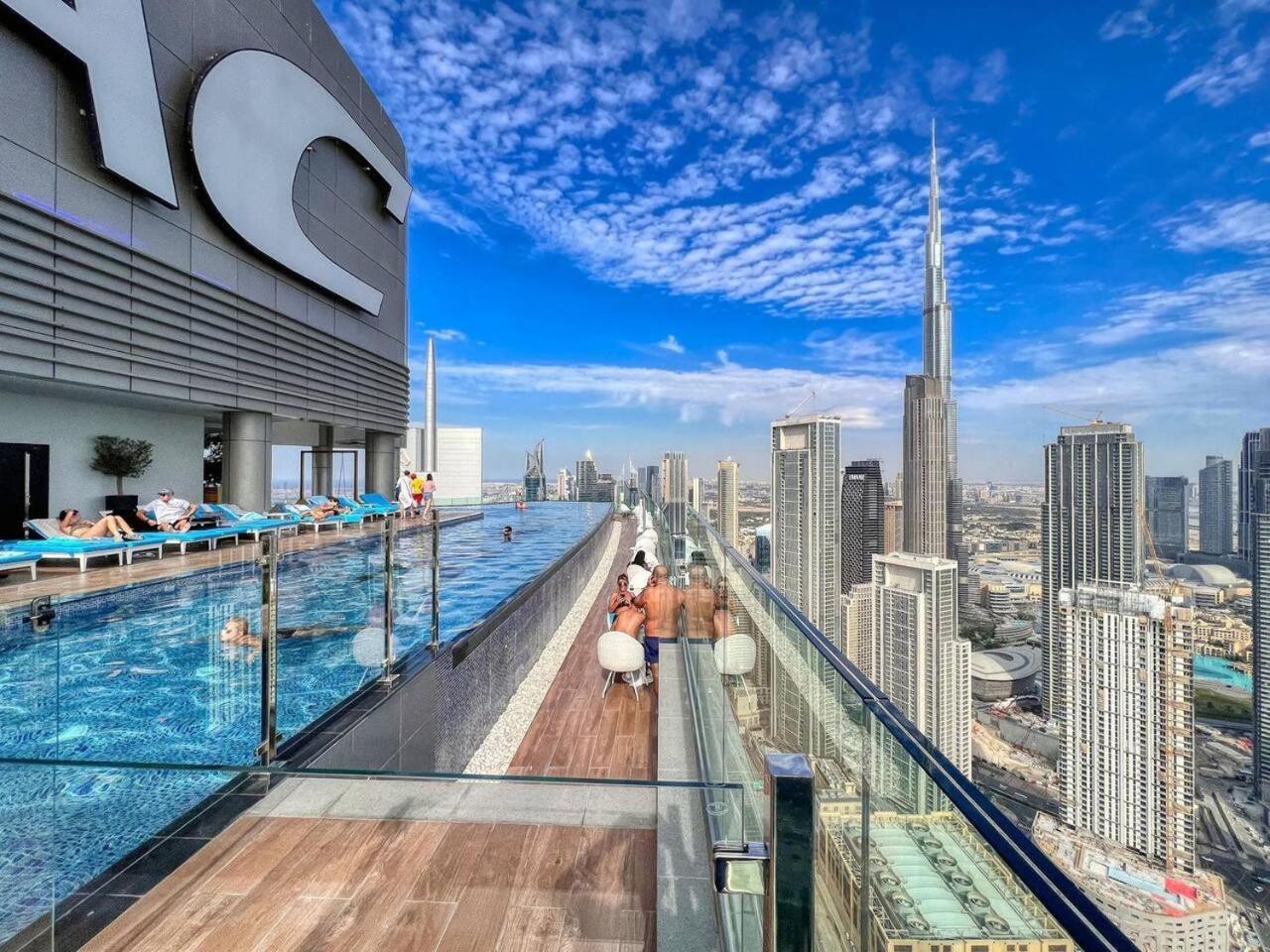 Stunning In Prime Location 5 Star Amenities