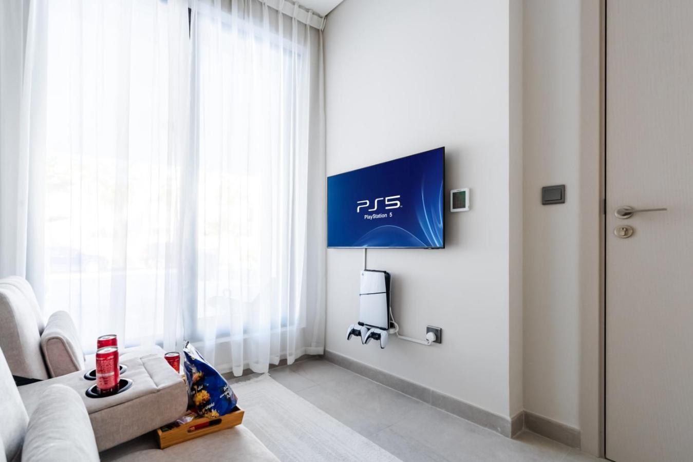 New Family With Ps5, Garden And Playroom