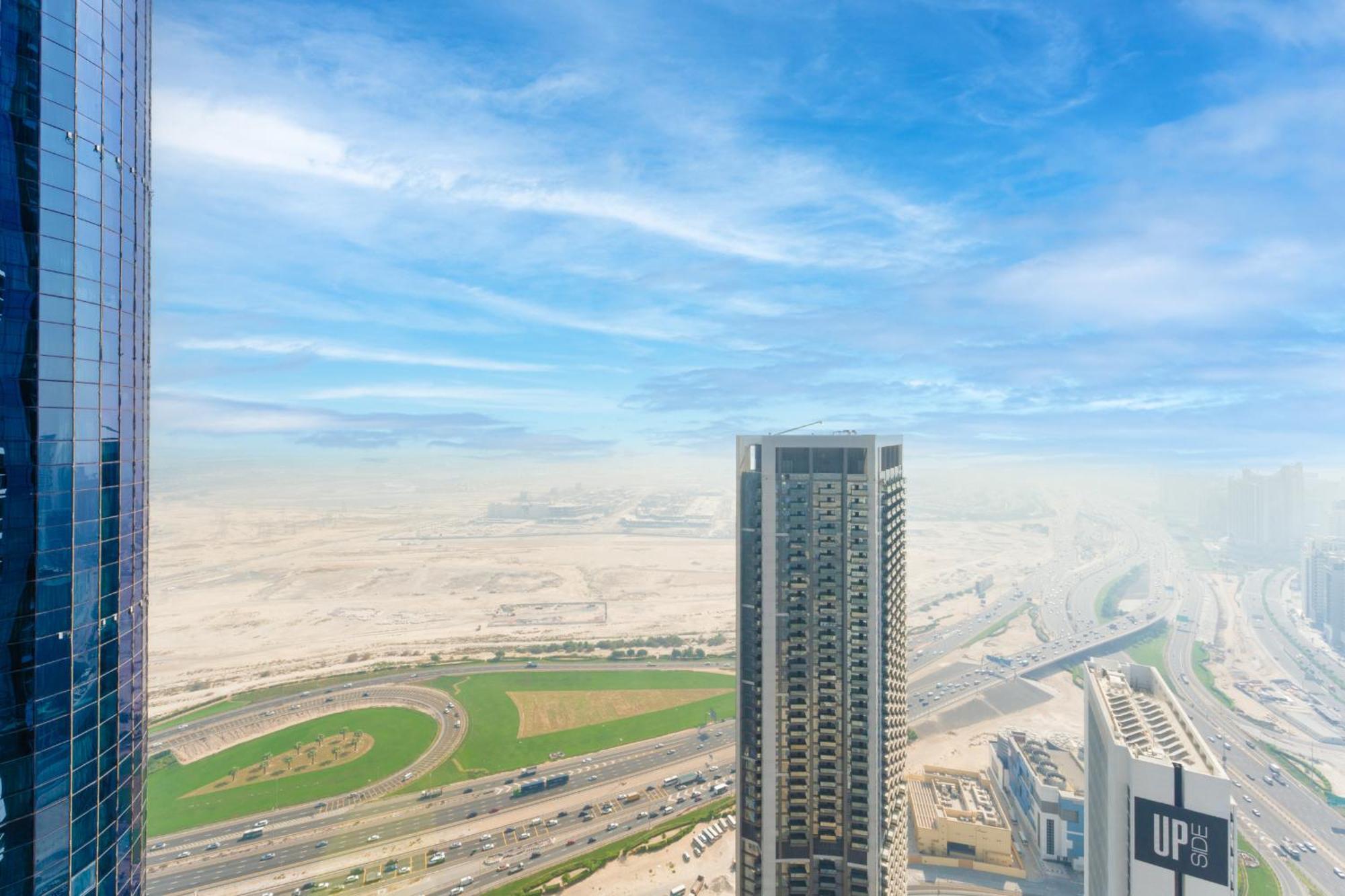 3 Bed In Damac Paramount By Pk Holidays Dubai