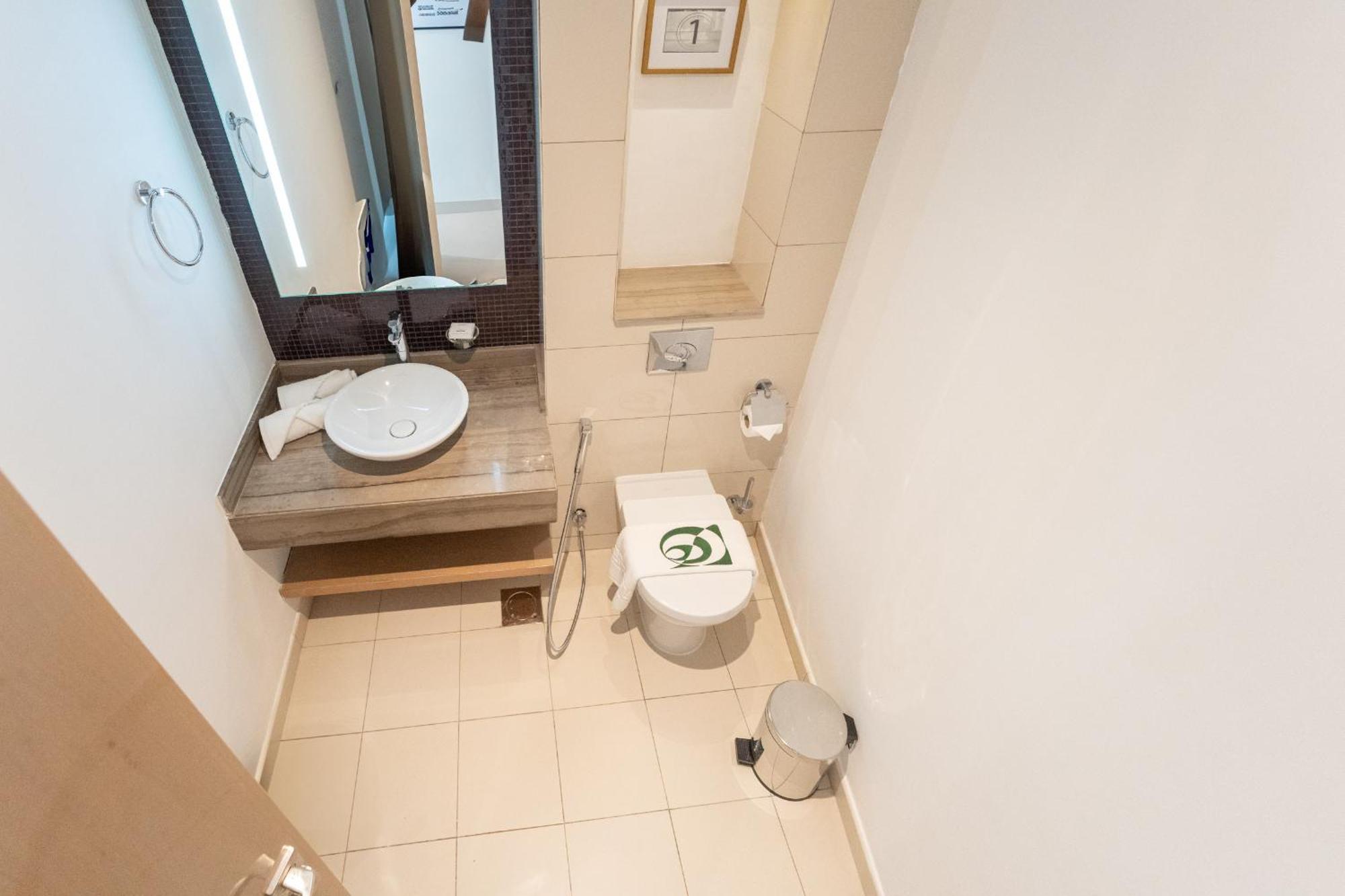 Apartment 3 Bed In Damac Paramount By Pk Holidays *