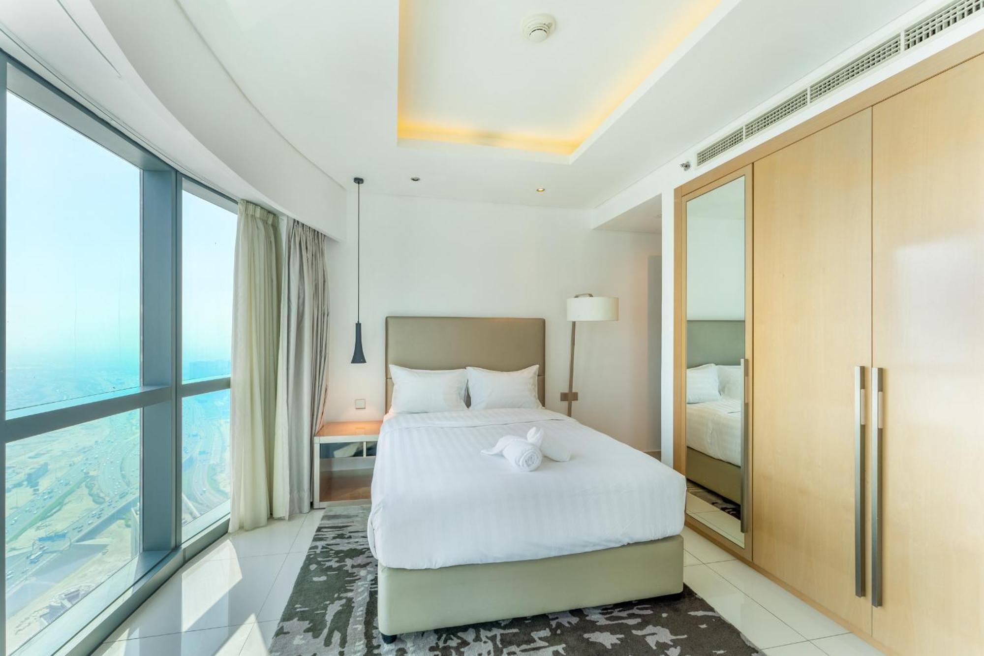 Apartment 3 Bed In Damac Paramount By Pk Holidays