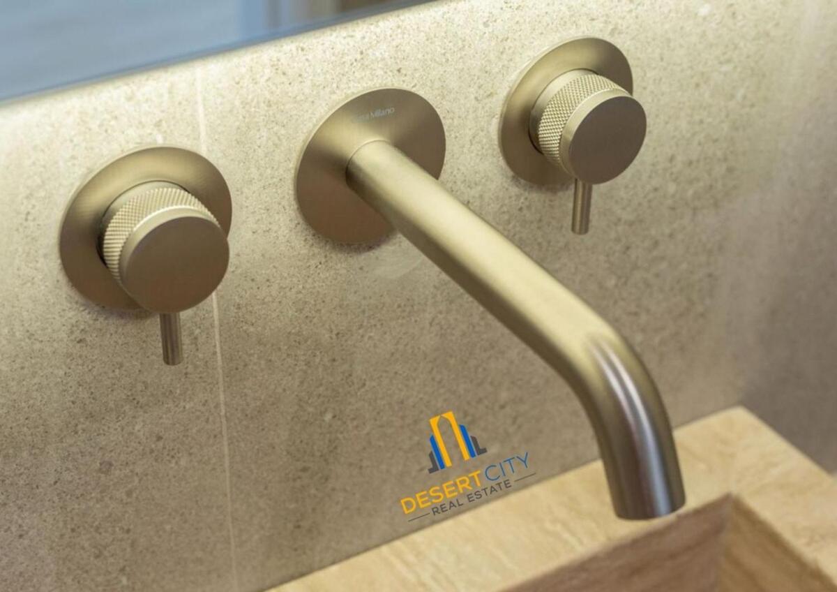 Chic 2 Bed In Marina, Hosted By Desert * Dubai