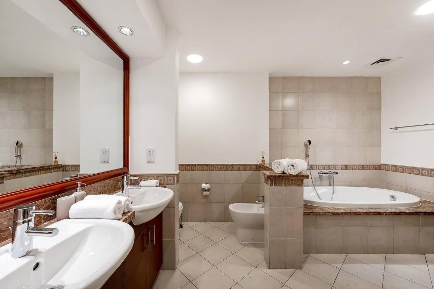Luxe 2br Golden Mile 5sleeps 6beach Access Apartment *