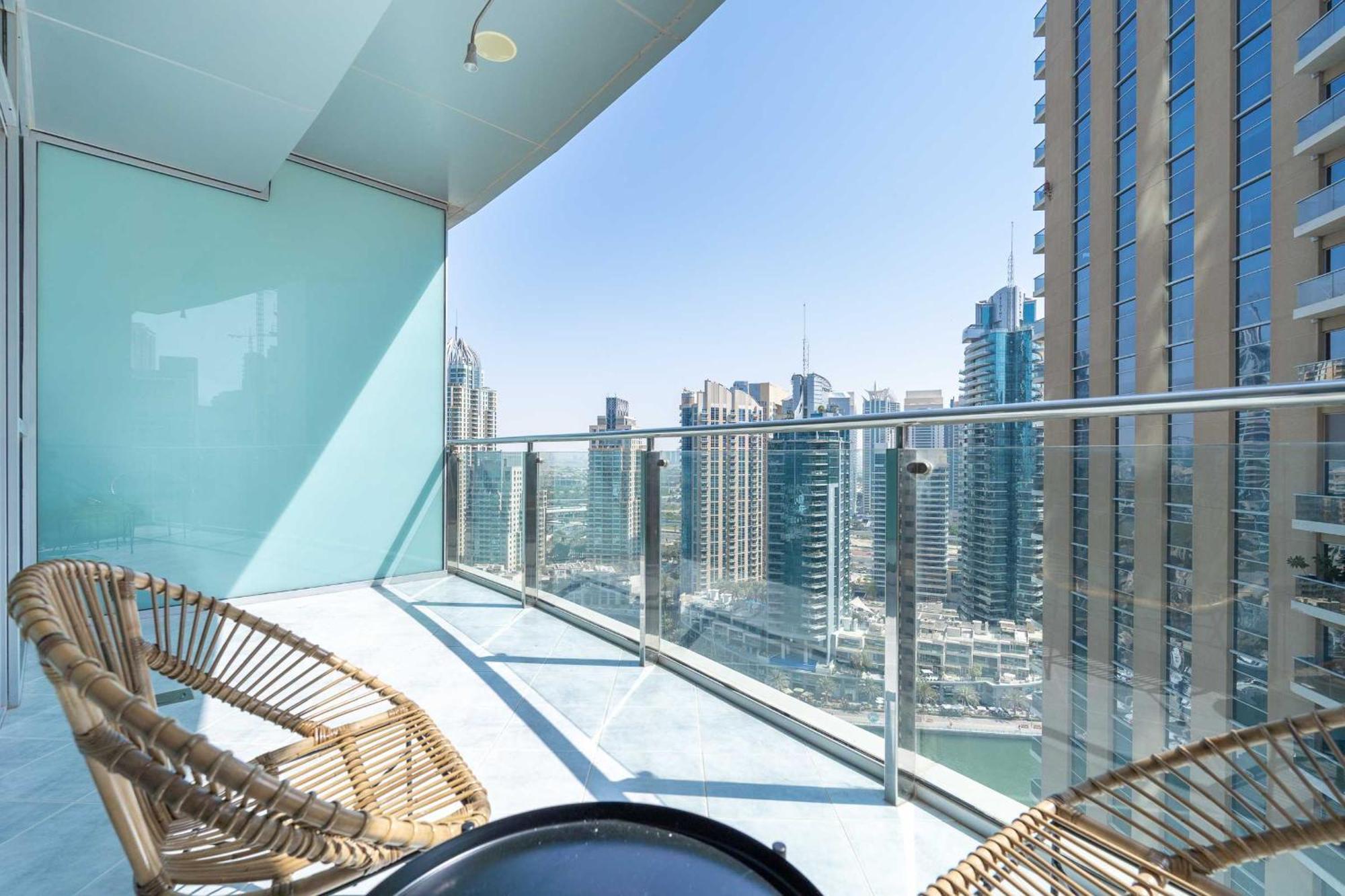 Apartment Exquisite 3-bedrooms At Marina Terrace With Striking Views Of Marina!