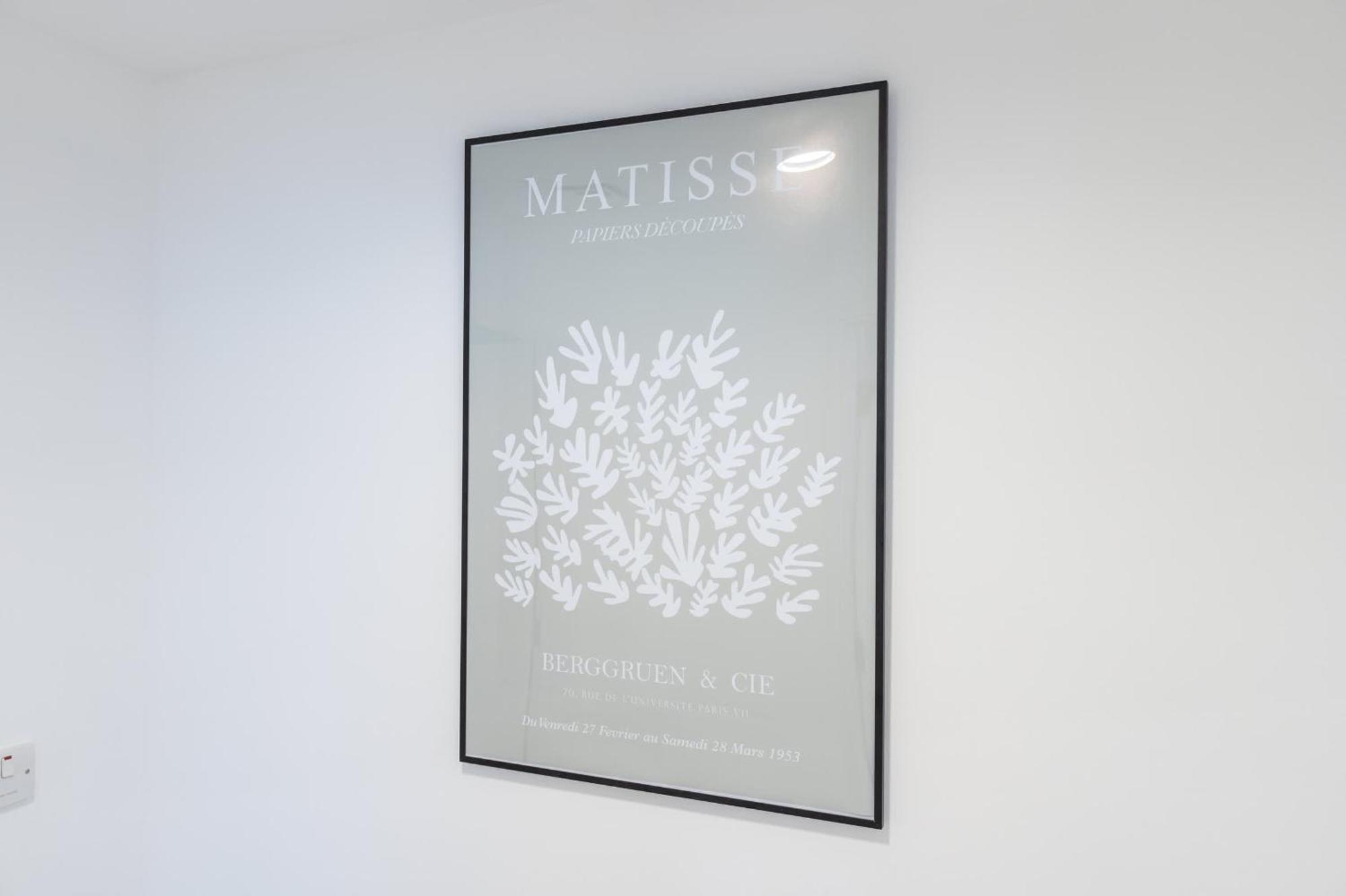 Apartment Exquisite 3-bedrooms At Marina Terrace With Striking Views Of Marina!