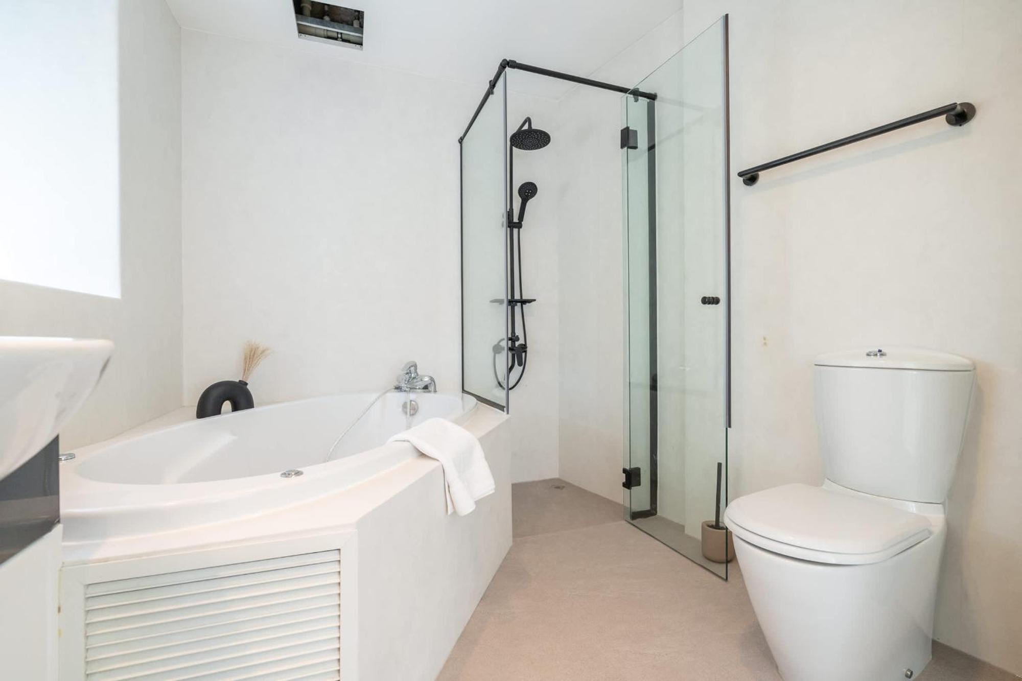 Exquisite 3-bedrooms At Marina Terrace With Striking Views Of Marina! *