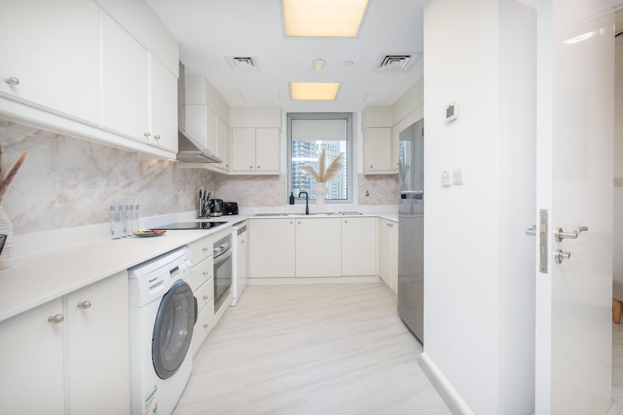 Apartment Exquisite 3-bedrooms At Marina Terrace With Striking Views Of Marina! *