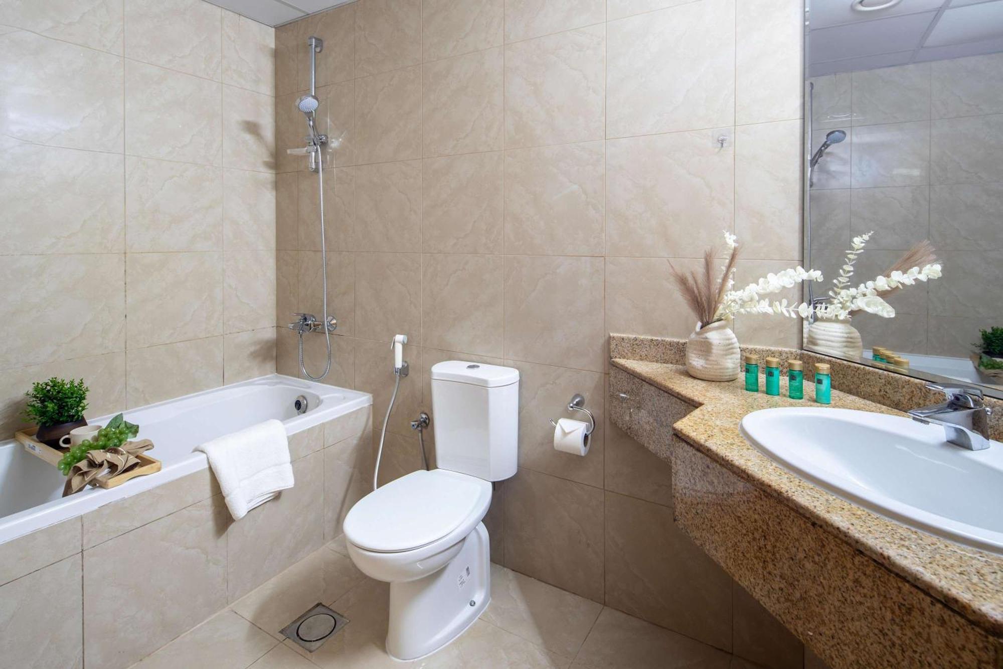 Apartment Frank Porter - Marina Crown Dubai