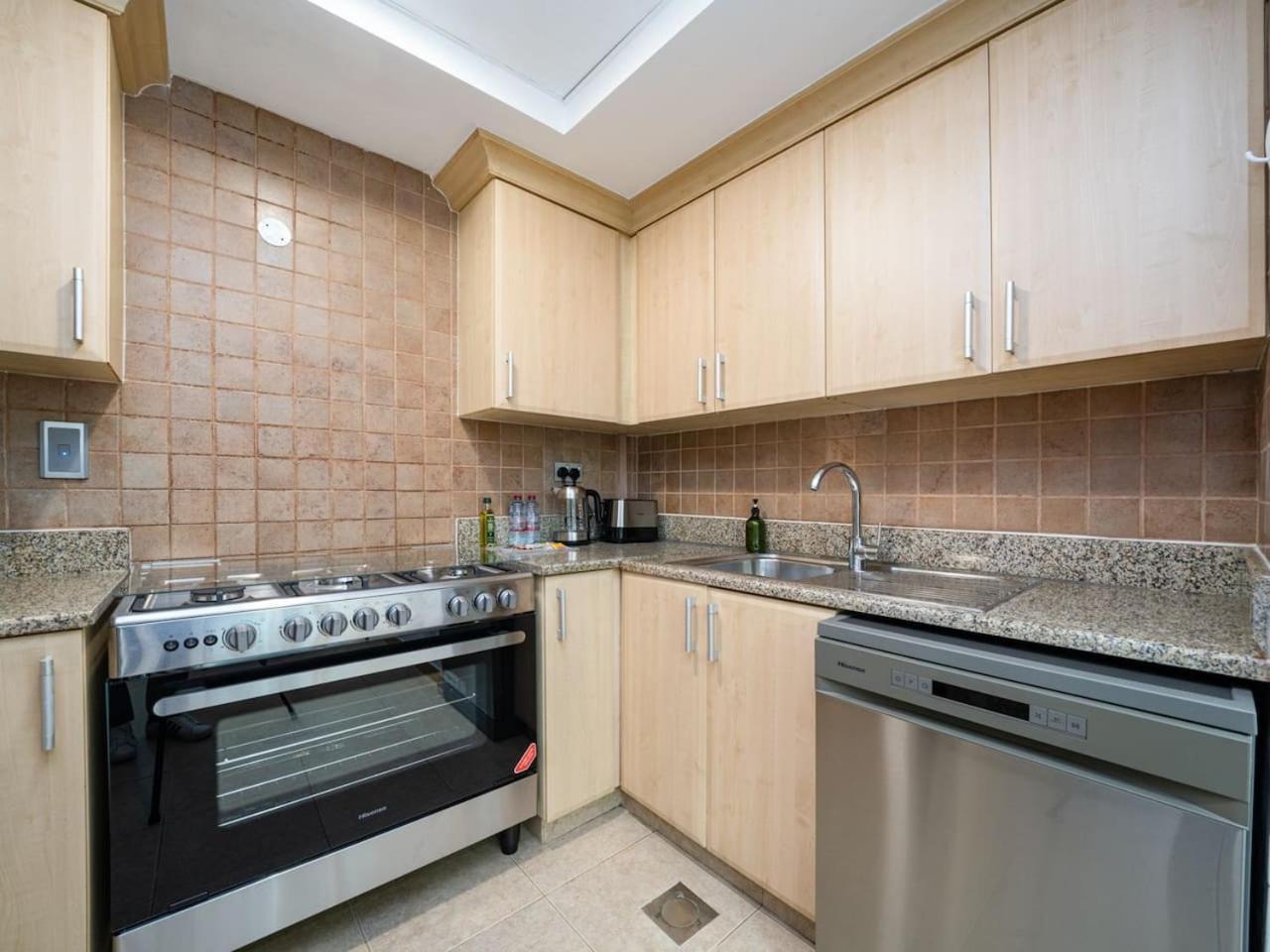 Cosy Palm Jumeirah 1 Bedroom - Perfect Location Apartment Dubai