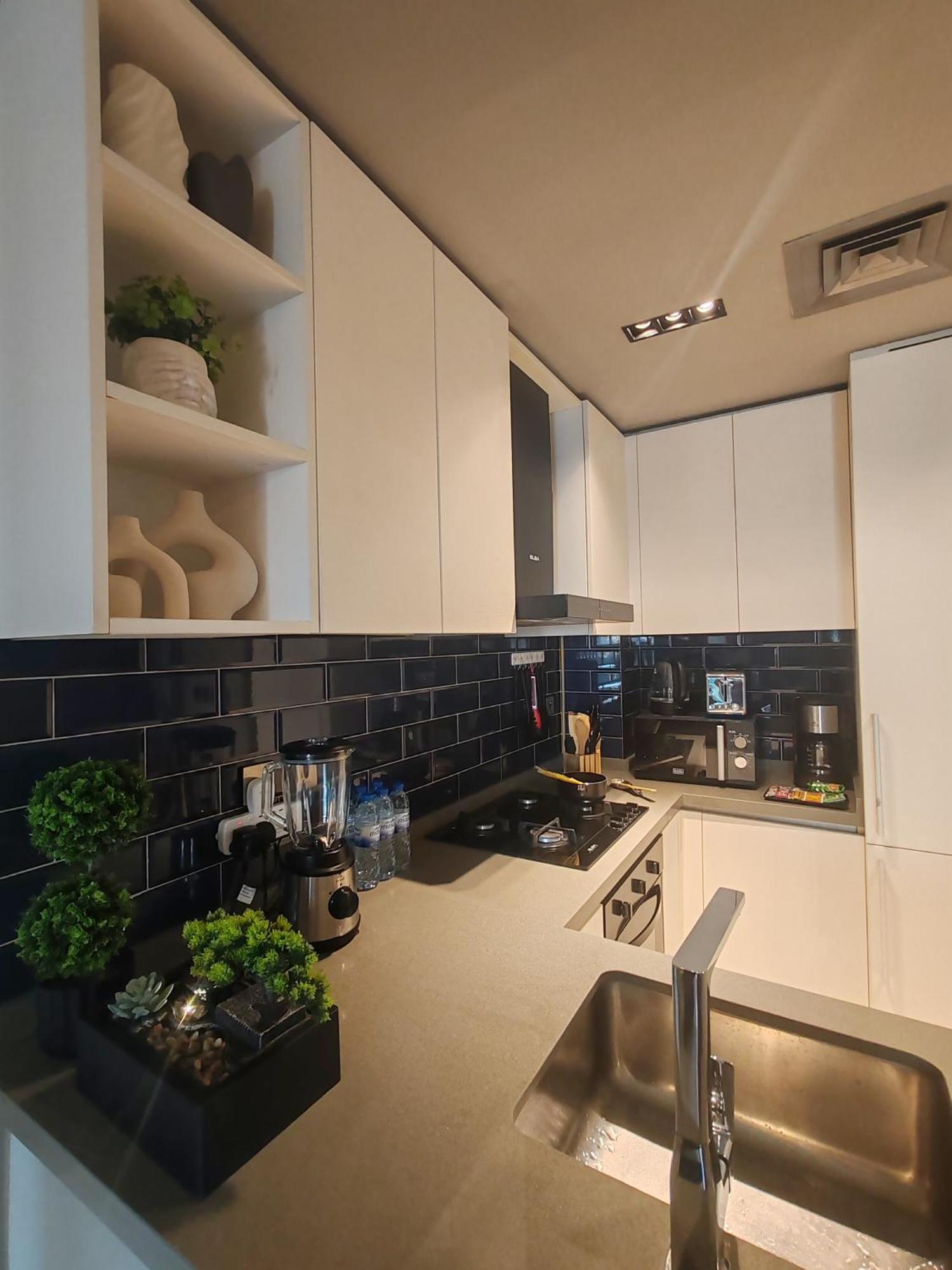 Chic 2br Near Mall & Burj L Canal & View I 5 Pax Apartment