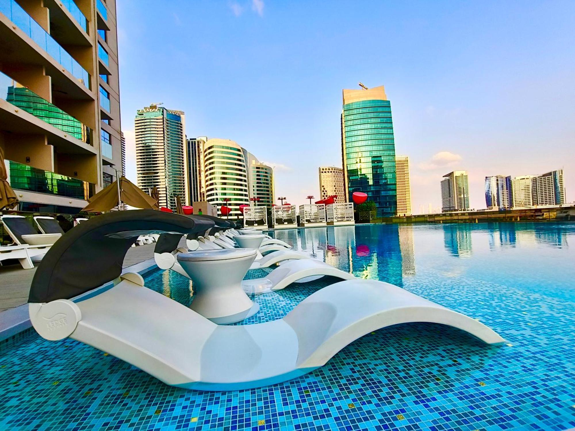 Apartment Chic 2br Near Mall & Burj L Canal & View I 5 Pax *