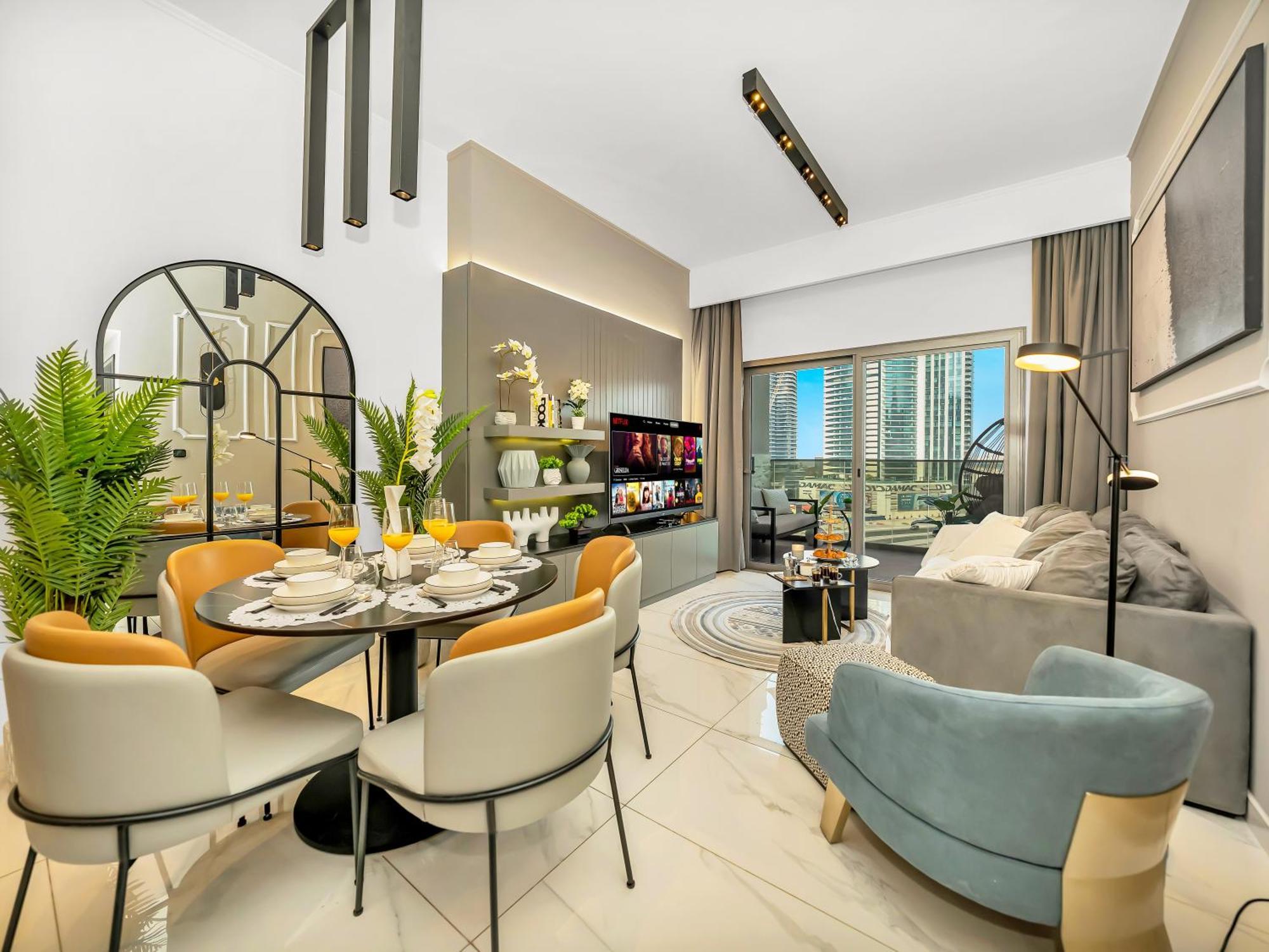 Chic 2br Near Mall & Burj L Canal & View I 5 Pax