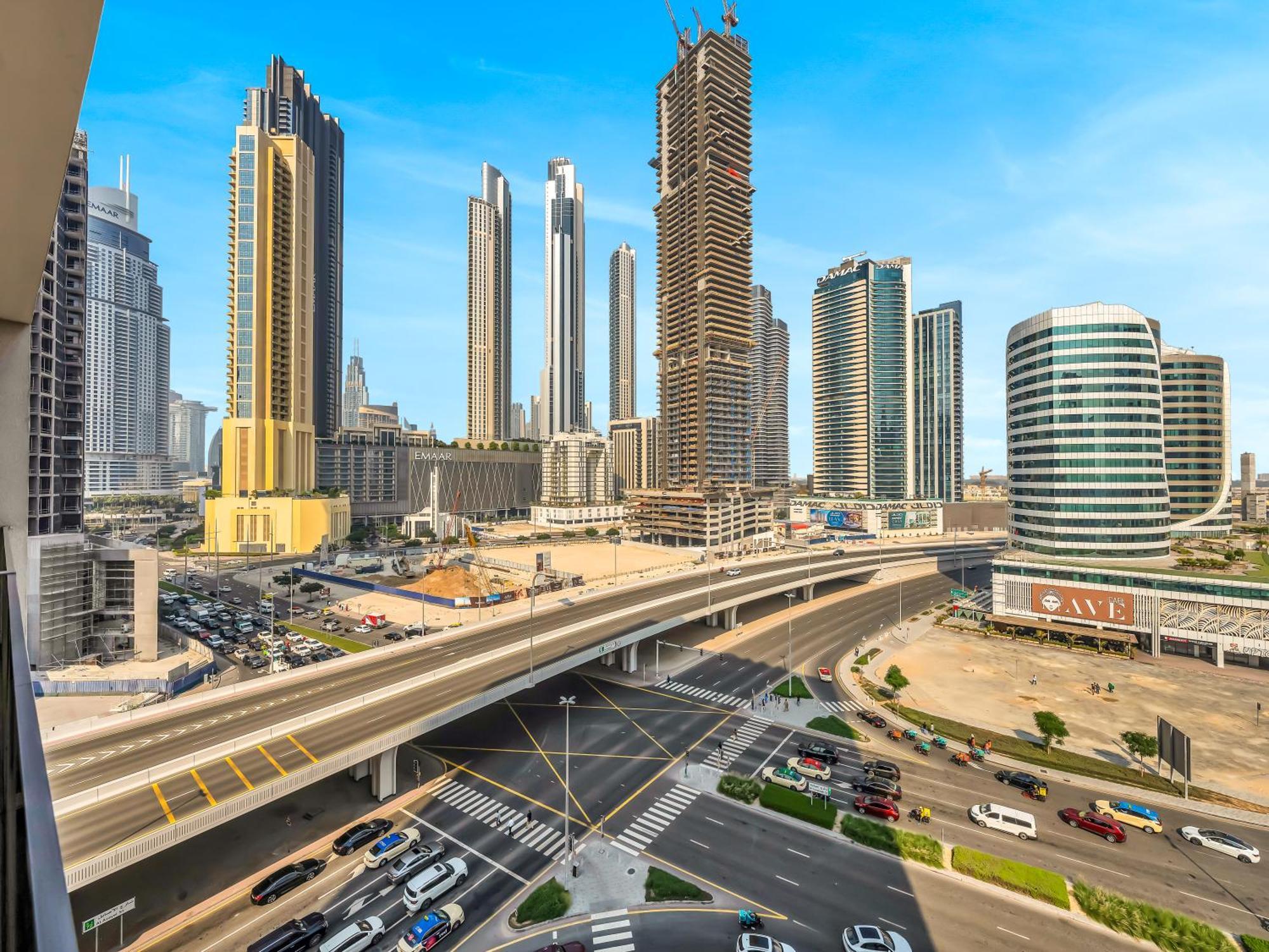 Chic 2br Near Mall & Burj L Canal & View I 5 Pax *