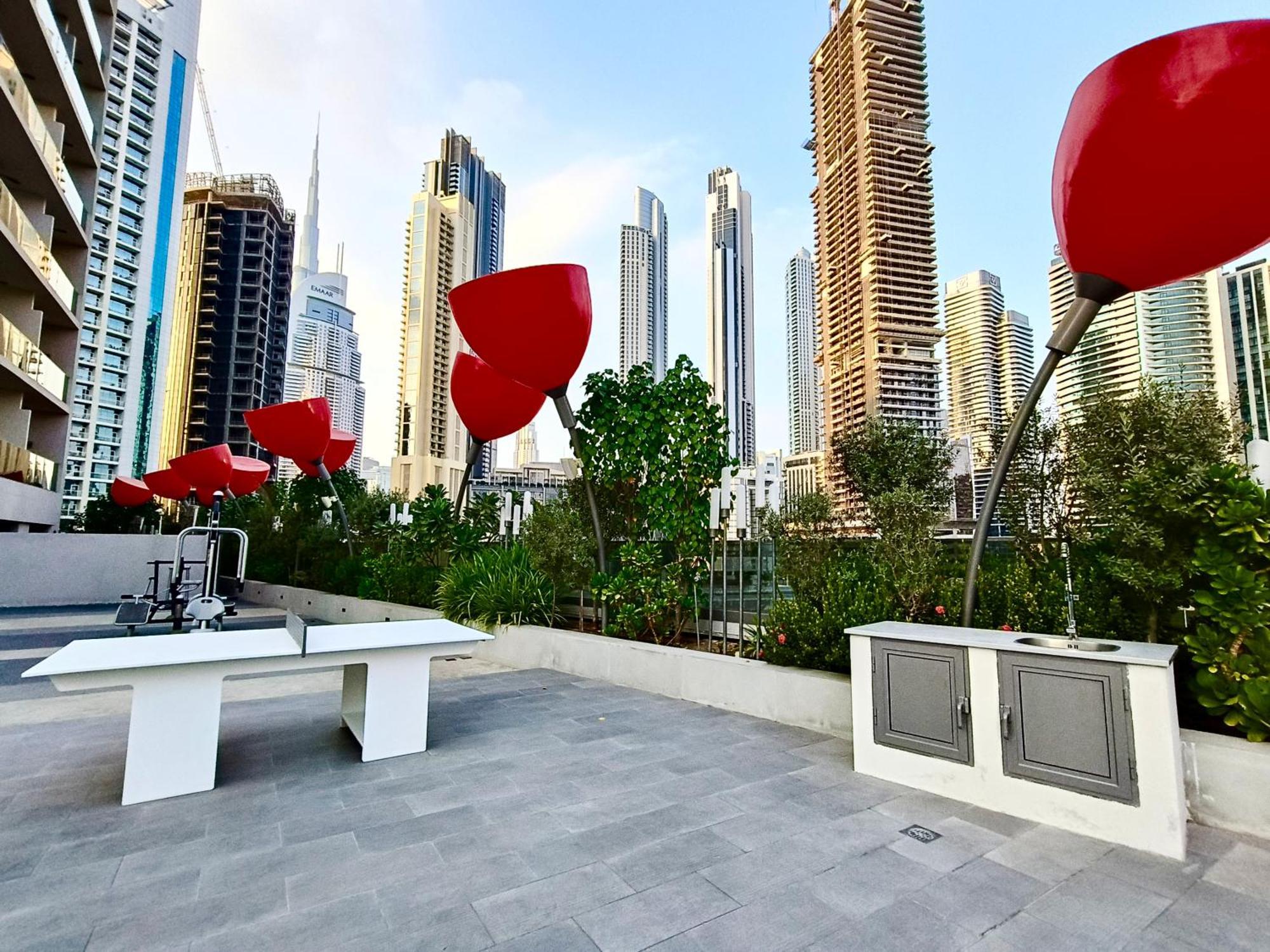 Chic 2br Near Mall & Burj L Canal & View I 5 Pax Dubai
