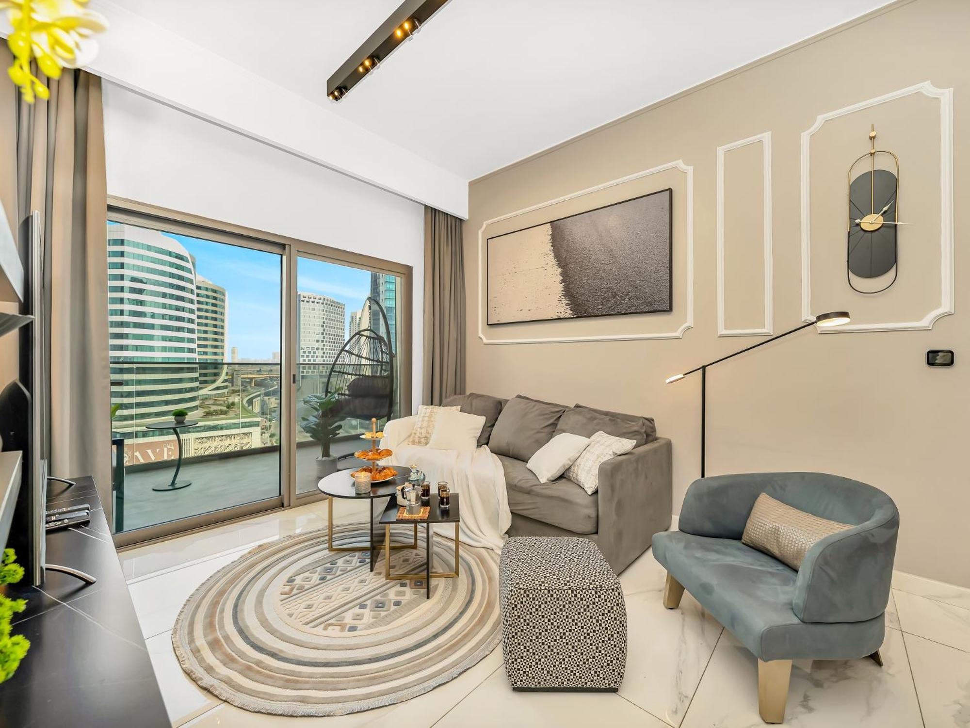 Chic 2br Near Mall & Burj L Canal & View I 5 Pax Apartment *