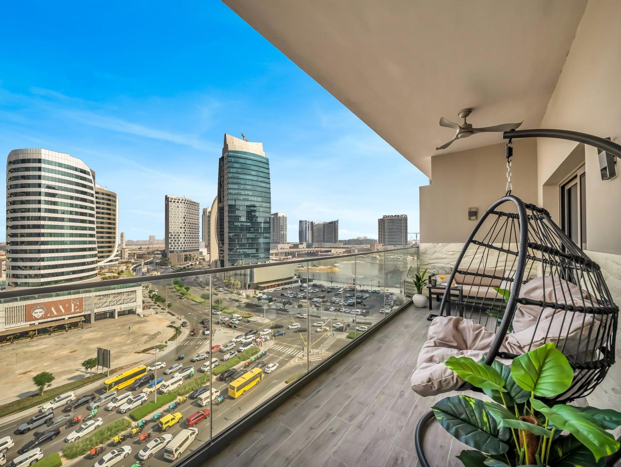 Chic 2br Near Mall & Burj L Canal & View I 5 Pax Apartment Dubai
