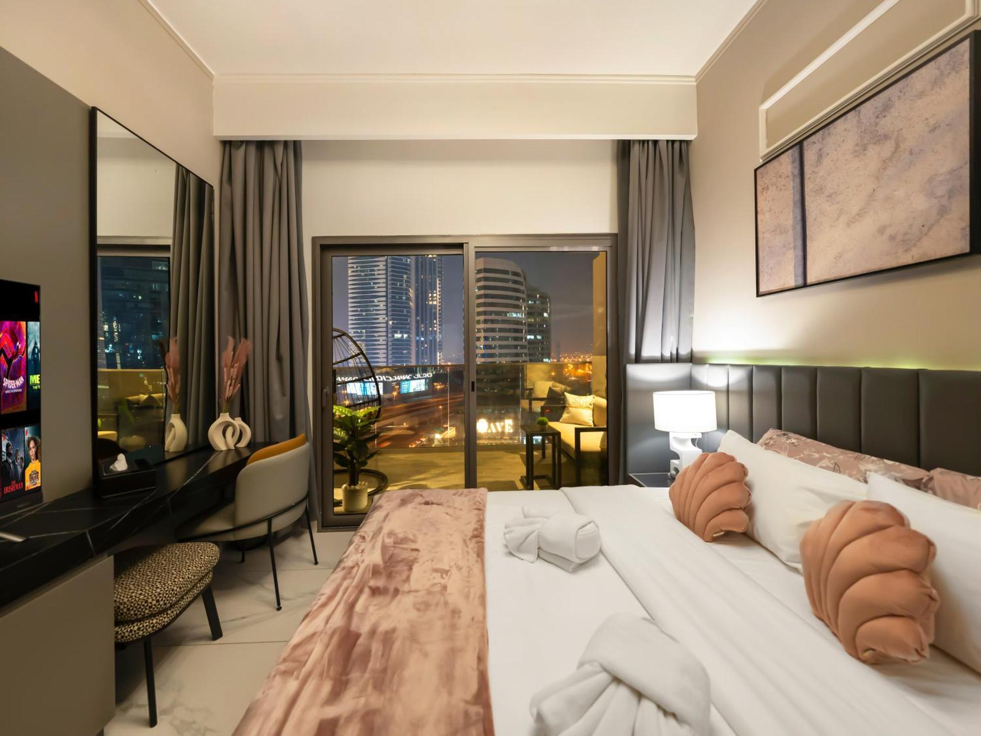 Chic 2br Near Mall & Burj L Canal & View I 5 Pax * Dubai