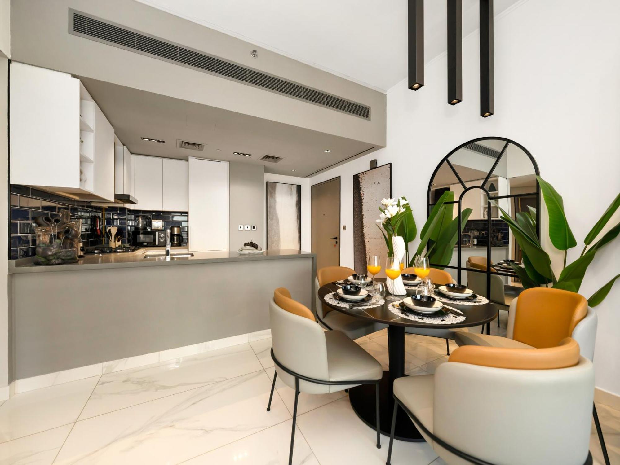 Apartment Chic 2br Near Mall & Burj L Canal & View I 5 Pax *