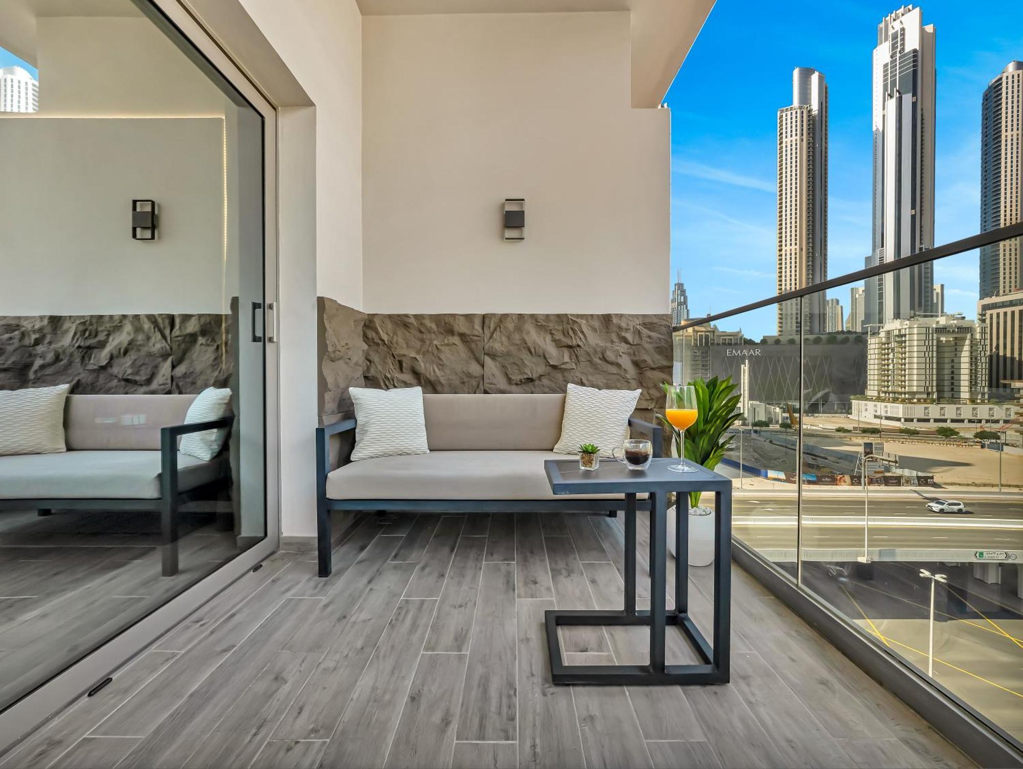 Apartment Chic 2br Near Mall & Burj L Canal & View I 5 Pax *