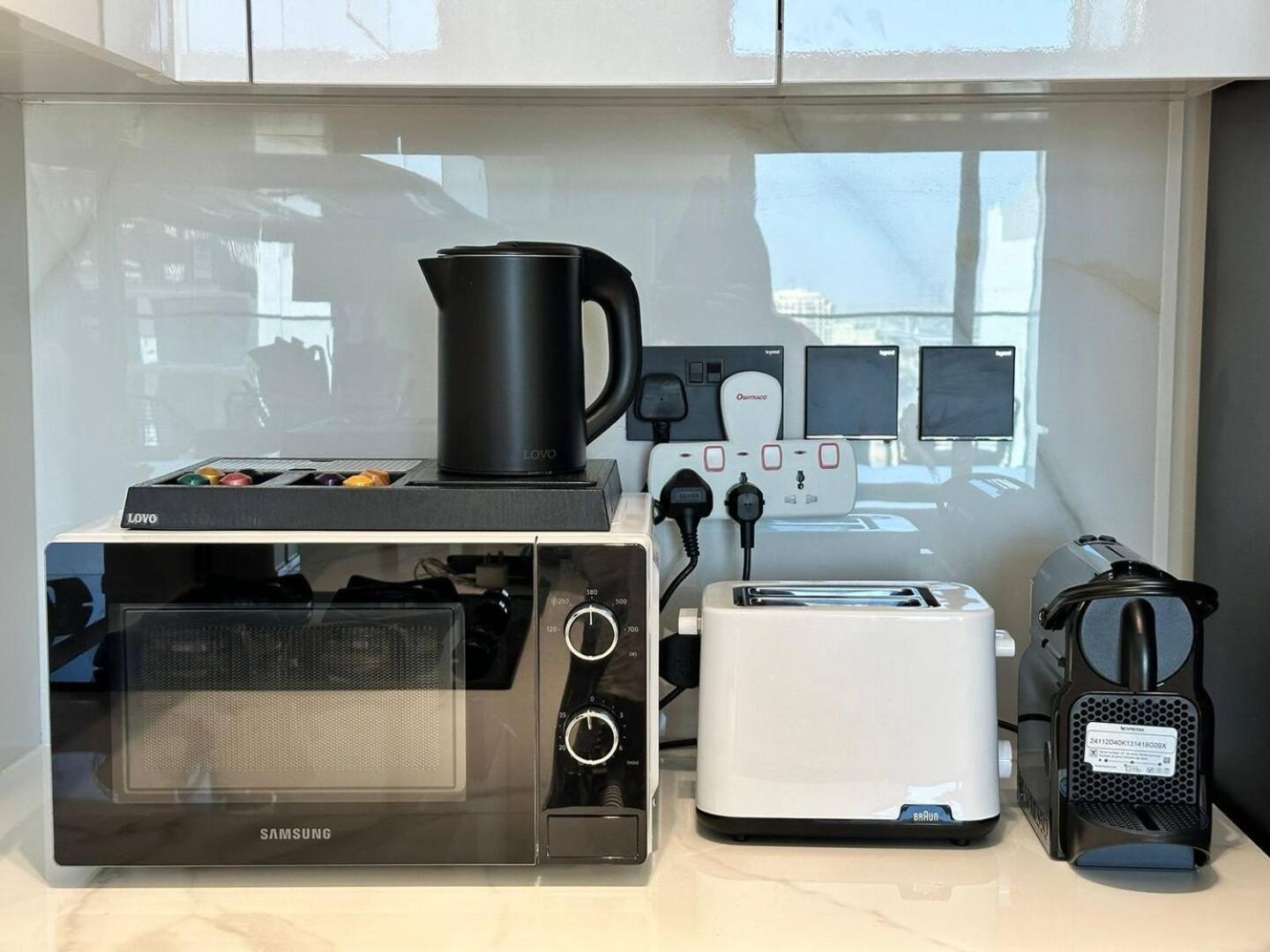 Modern And Spacious 1 Bedroom In Jvc Apartment Dubai