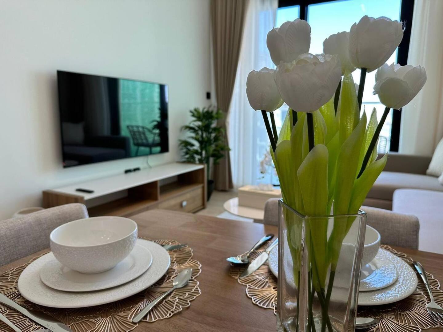 Apartment Modern And Spacious 1 Bedroom In Jvc *