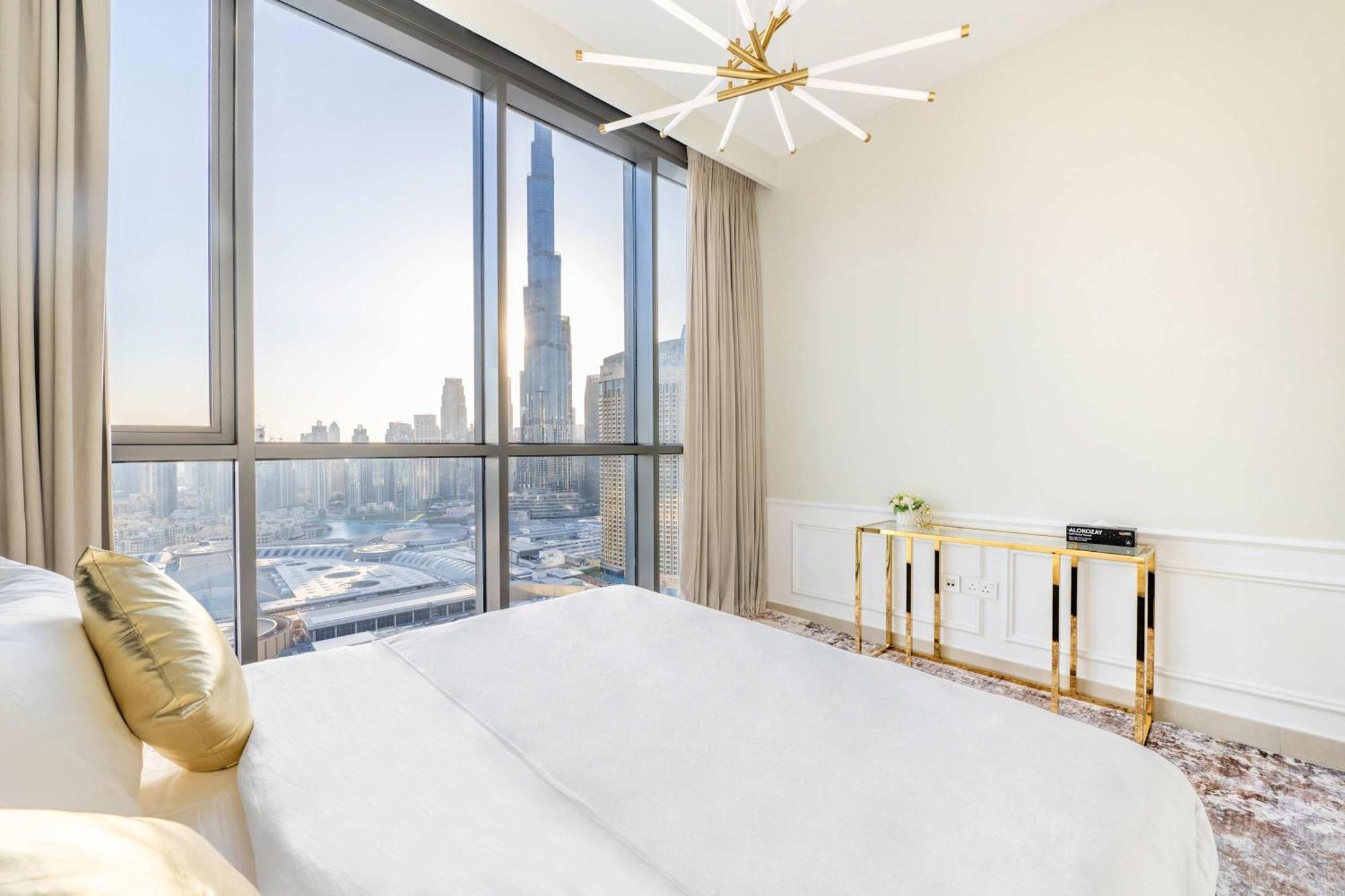 Elegant 4br With Burj Khalifa And Fountain Views Connected To Mall Apartment