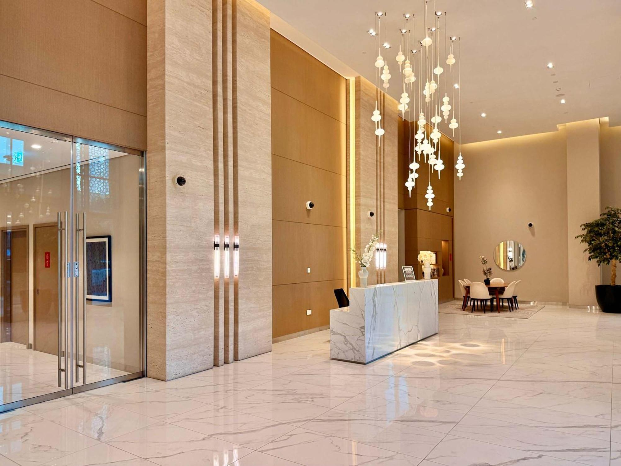 Elegant 4br With Burj Khalifa And Fountain Views Connected To Mall Dubai