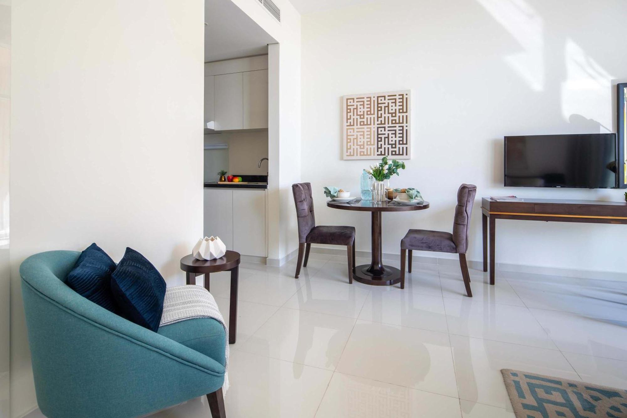 Frank Porter - Damac Ghalia *
