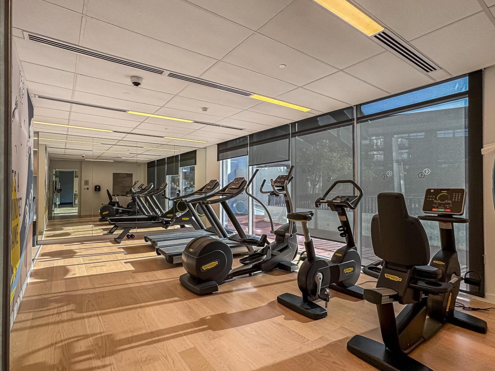 Apartment Stylish 1br With Gym, Pool & Private Parking