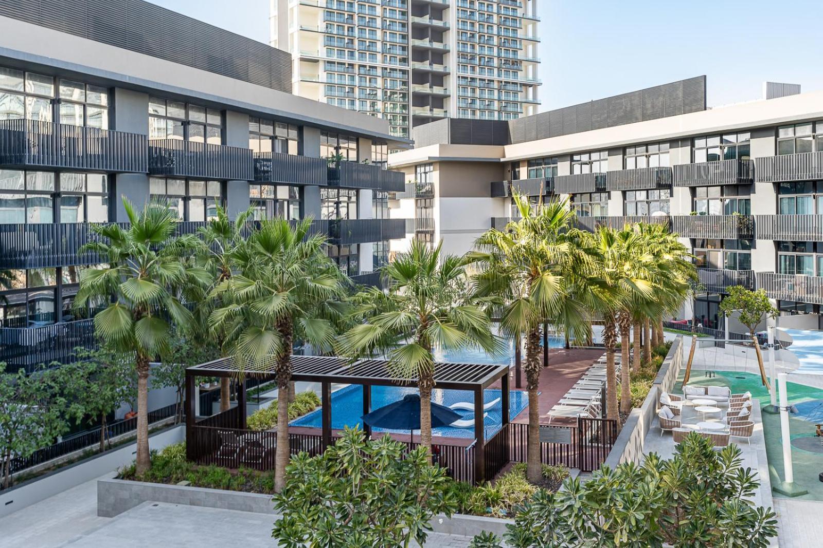 Stylish 1br With Gym, Pool & Private Parking Apartment *