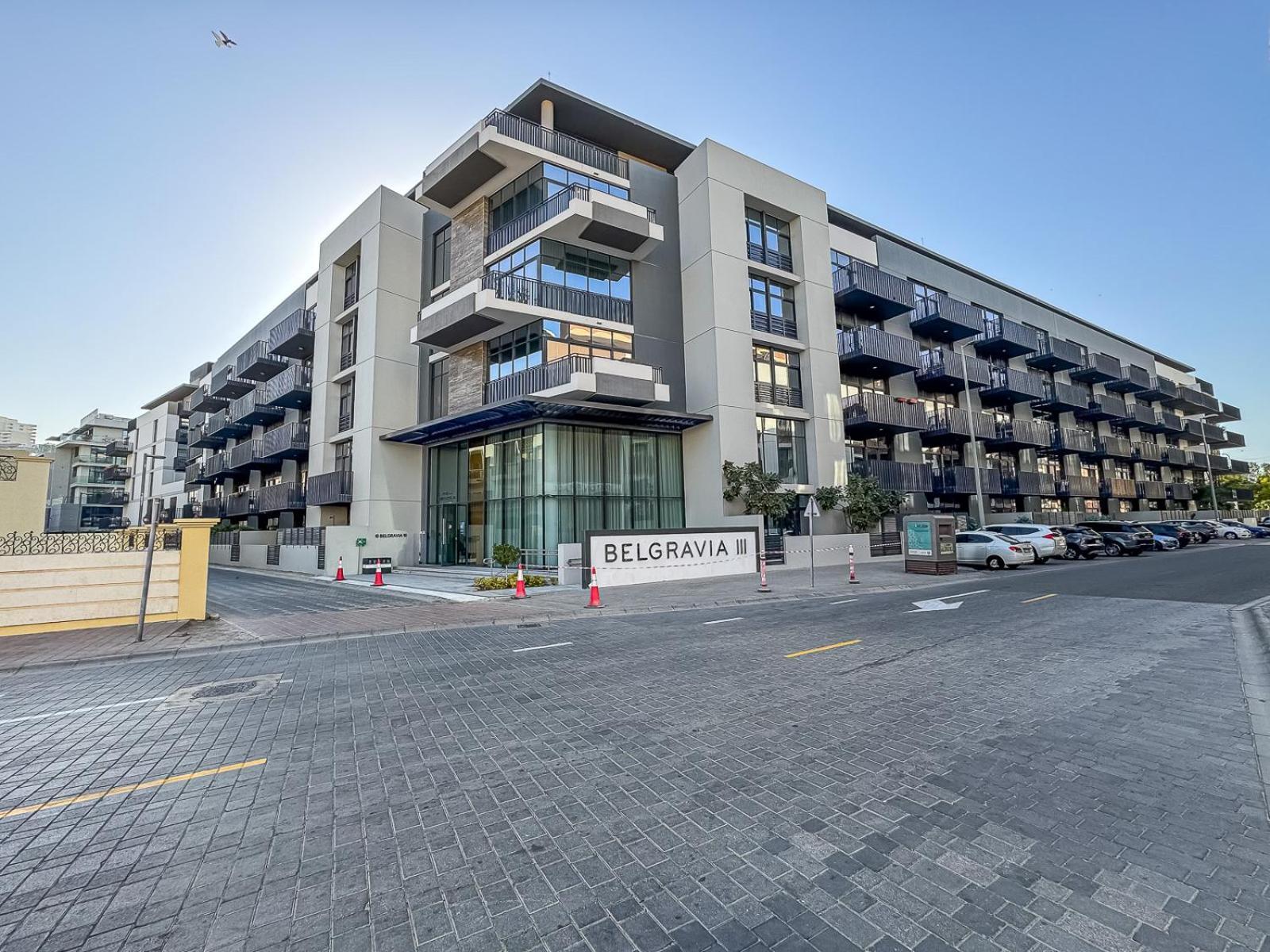 Stylish 1br With Gym, Pool & Private Parking *
