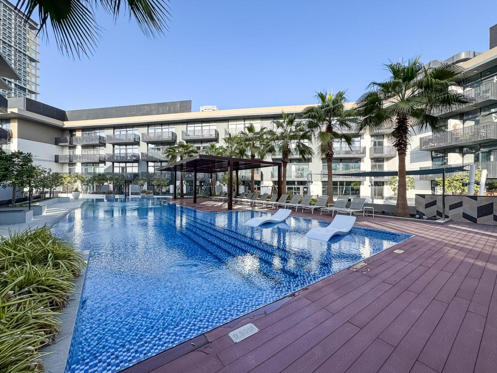 Stylish 1br With Gym, Pool & Private Parking * Dubai