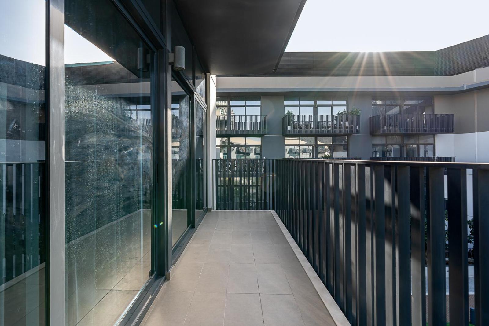 Stylish 1br With Gym, Pool & Private Parking Apartment