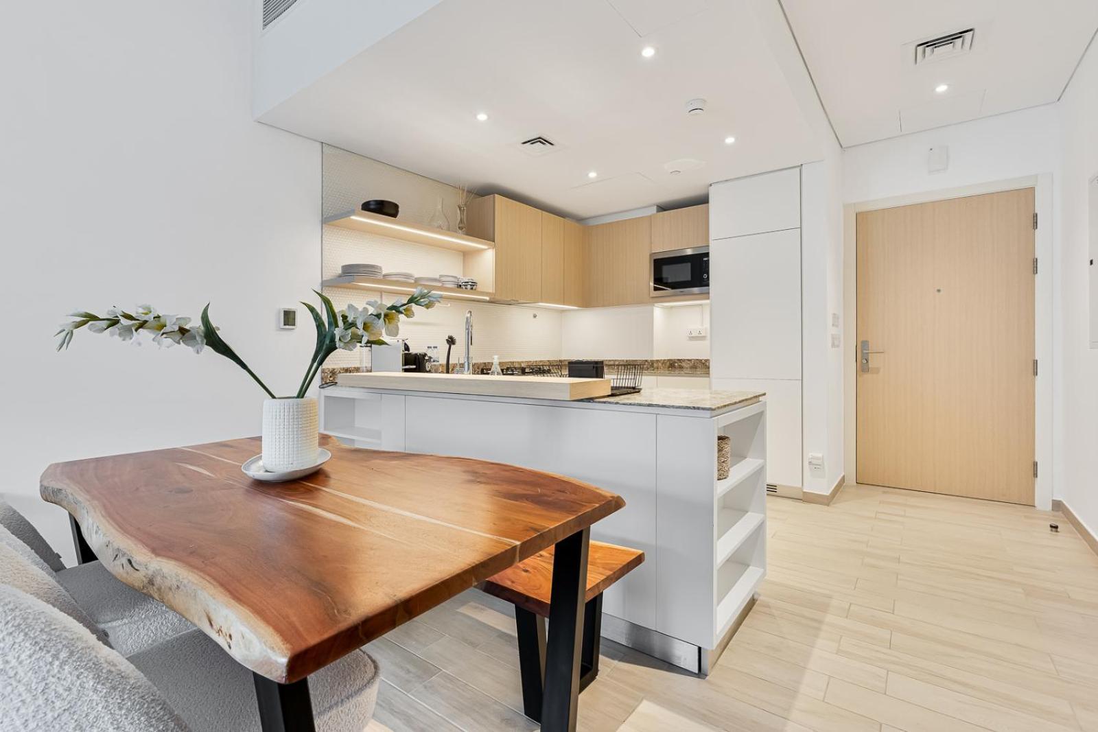 Apartment Stylish 1br With Gym, Pool & Private Parking *