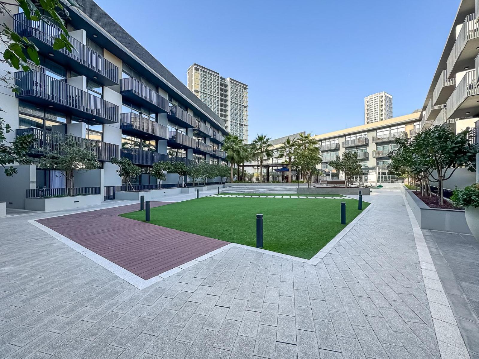 Stylish 1br With Gym, Pool & Private Parking *