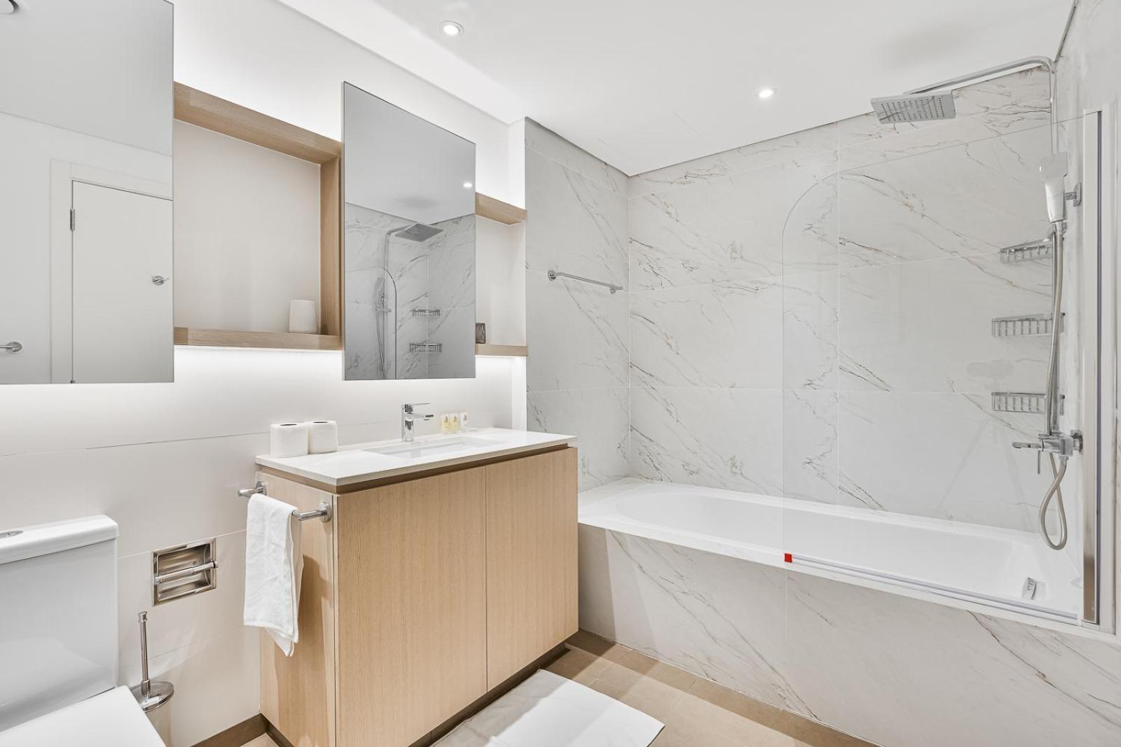 Stylish 1br With Gym, Pool & Private Parking * Dubai