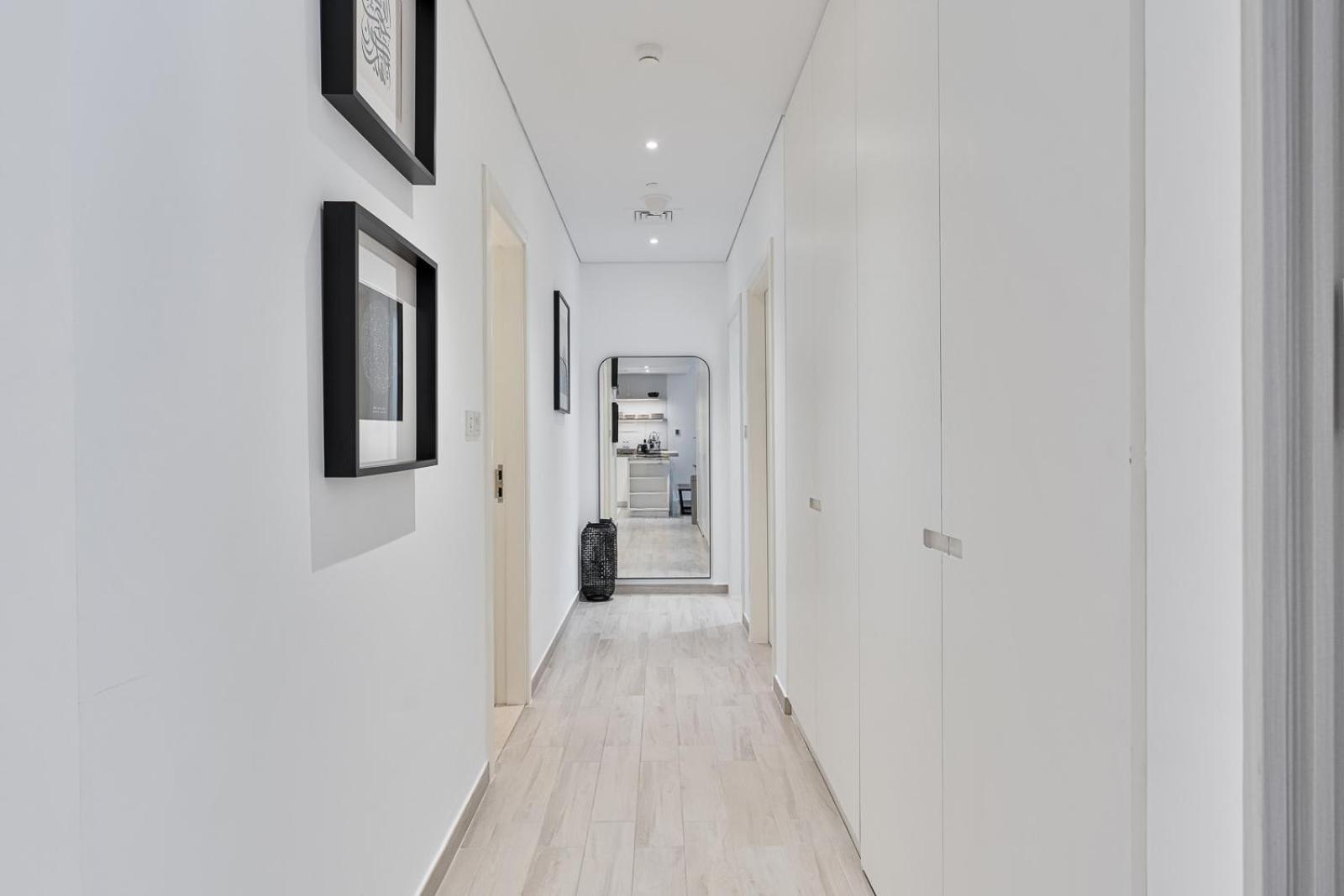 Stylish 1br With Gym, Pool & Private Parking Apartment