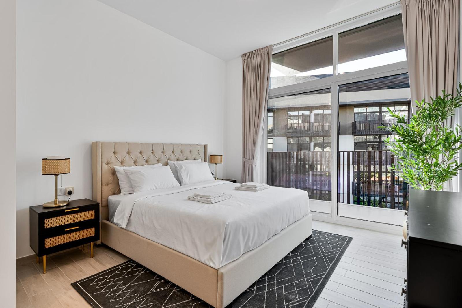 Stylish 1br With Gym, Pool & Private Parking *
