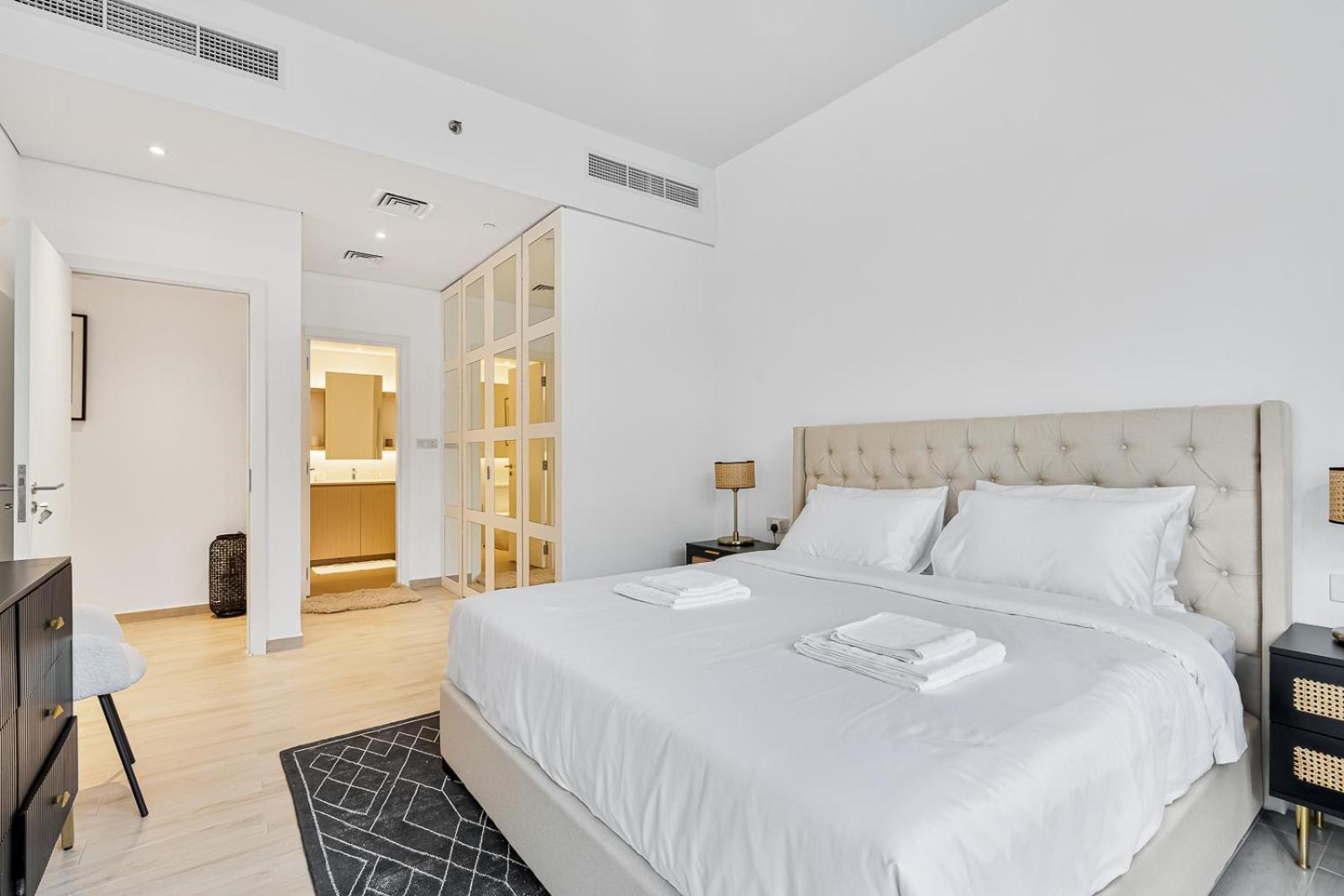 Stylish 1br With Gym, Pool & Private Parking