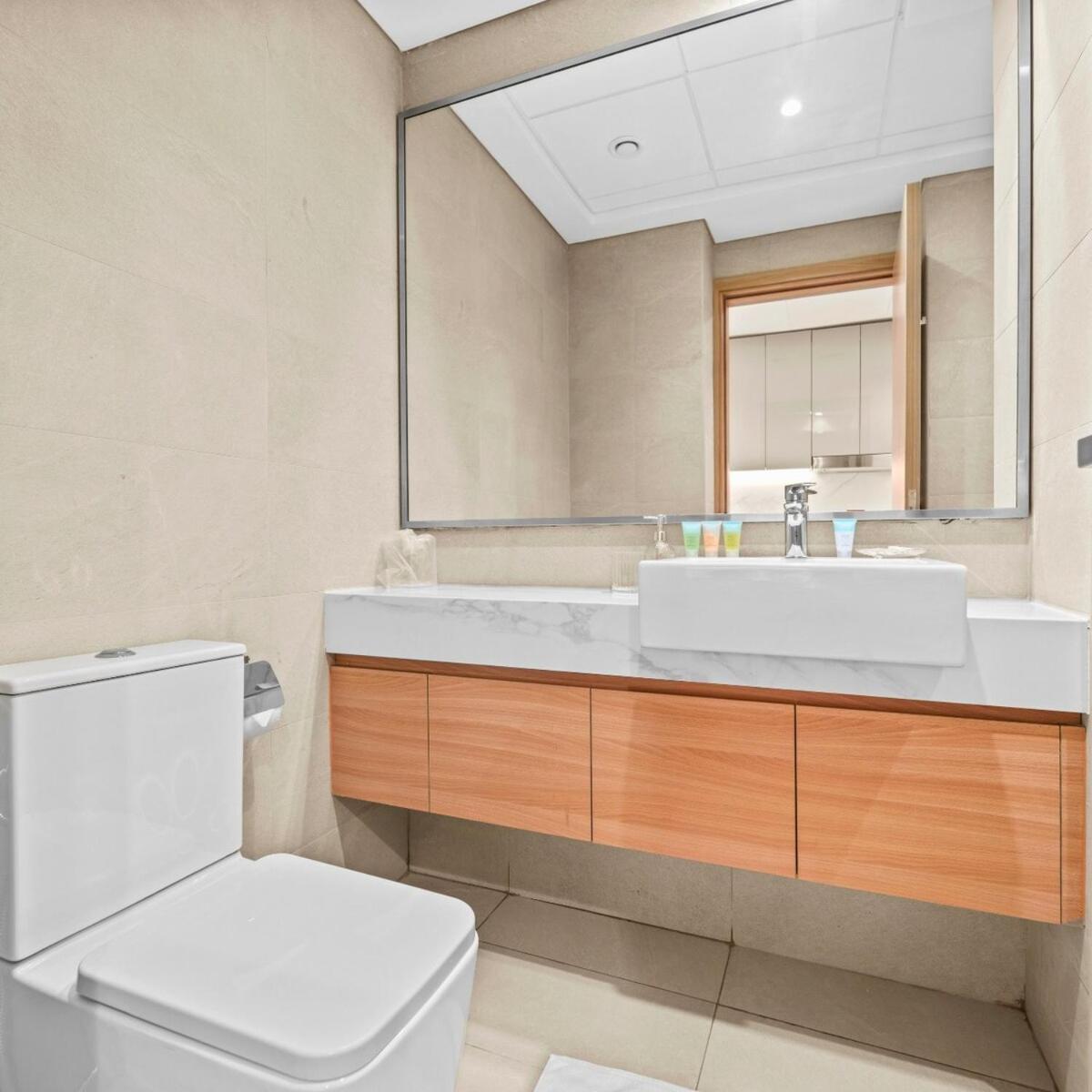 Spacious With Huge Balcony-azizi Riviera